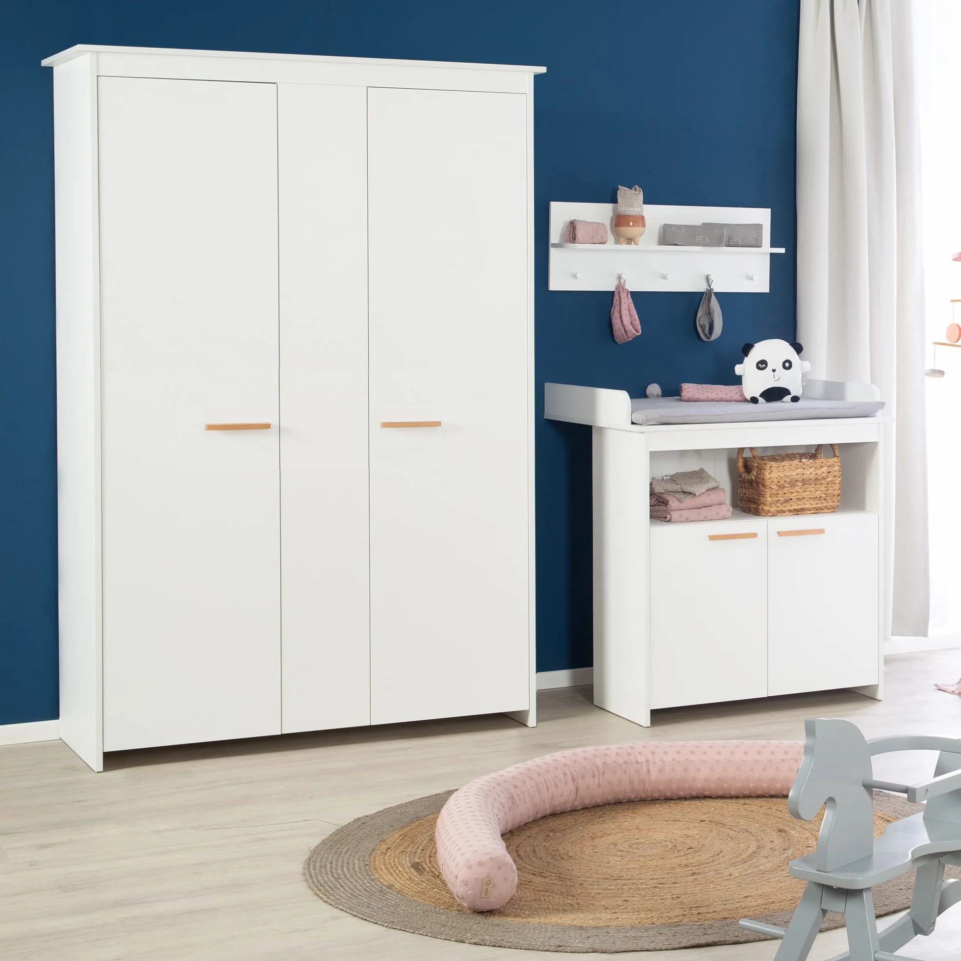 roba Armoire Bébé 2 Portes Anton Bois Blanc avec Penderies et Étagères Fermeture Douce