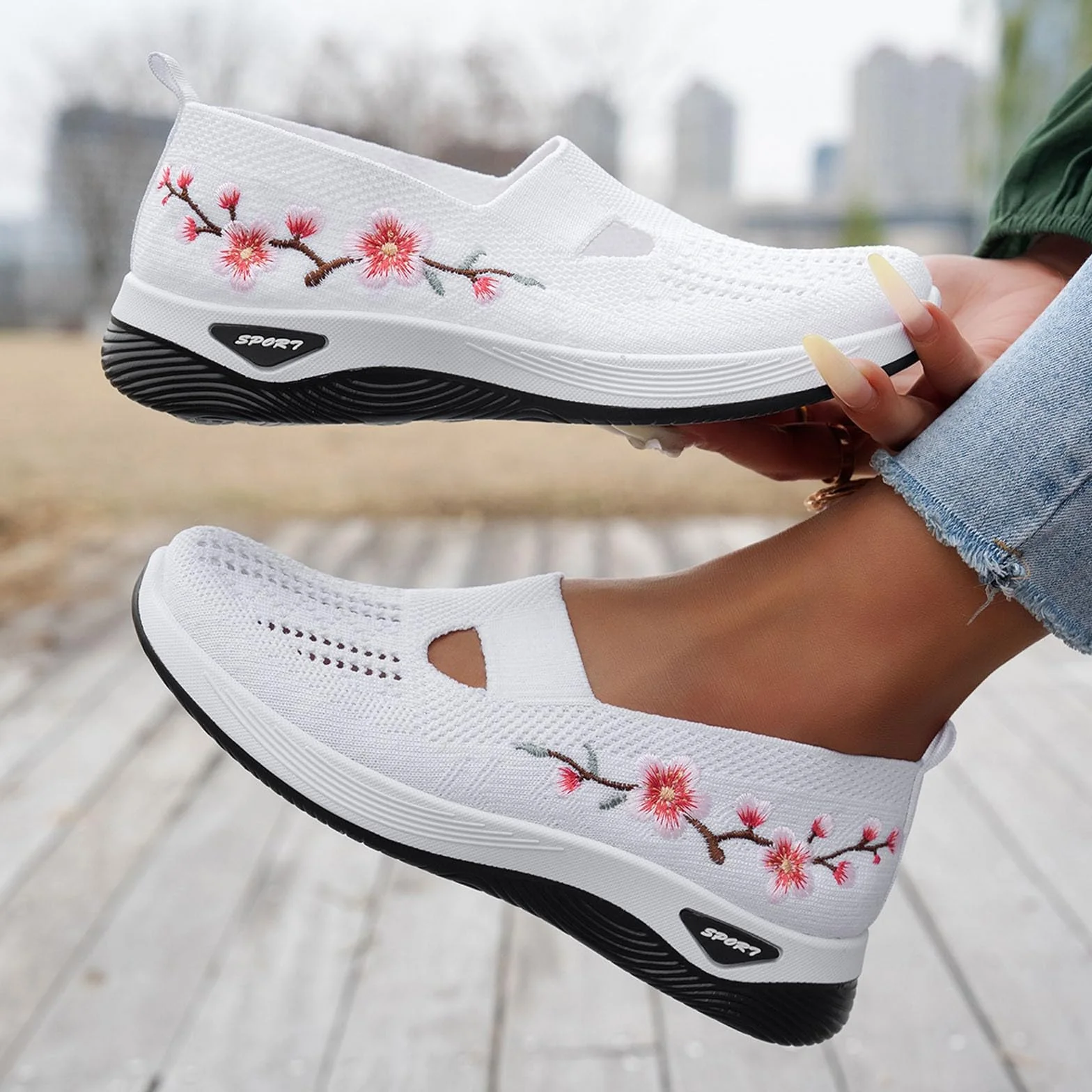 Chaussure Orthopédique Femme Broderie Larges Confort Basket Chaussures de Marche Plateforme Légères Amortissement Accru