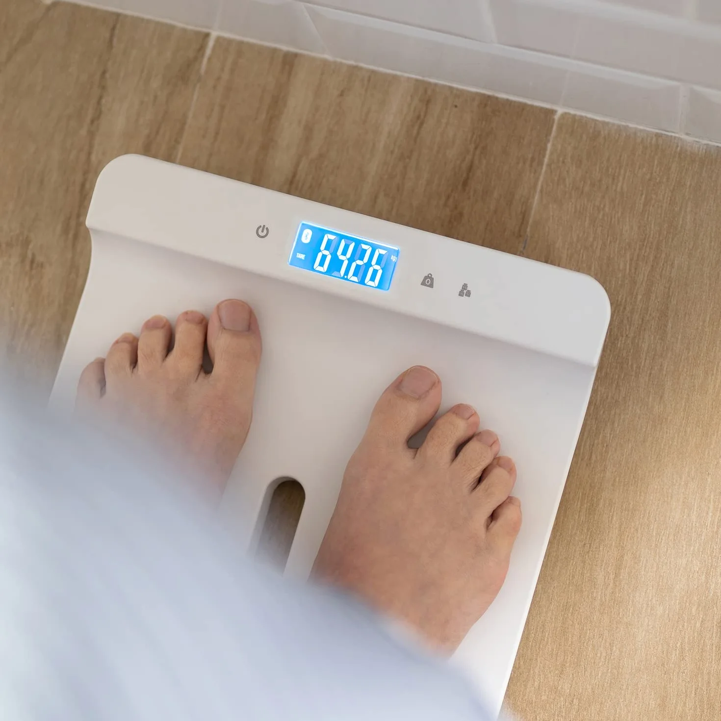 SUAVINEX Balance numérique bébé adulte Bluetooth 1-100 kg plateau amovible blanc