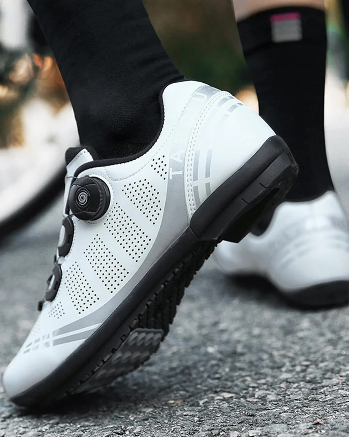Chaussures de Cyclisme Route Hommes Femmes Caoutchouc Semelle Vélo sans Verrouillage 36-47 EU