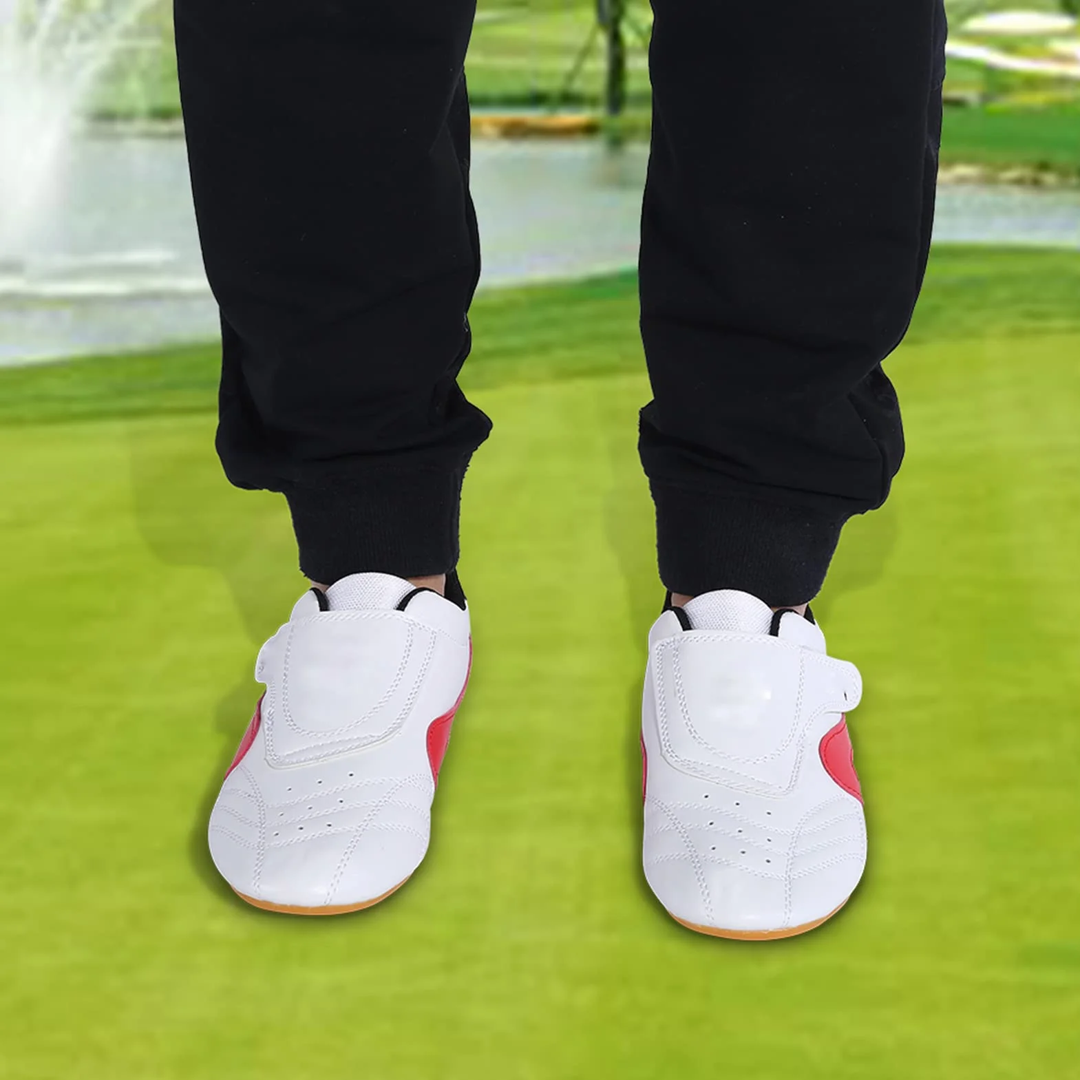 Chaussures de Taekwondo Unisexe Respirant Boxe Kung Fu Tai Chi Sport Légères pour Enfants Adultes 35 Blanc Rouge