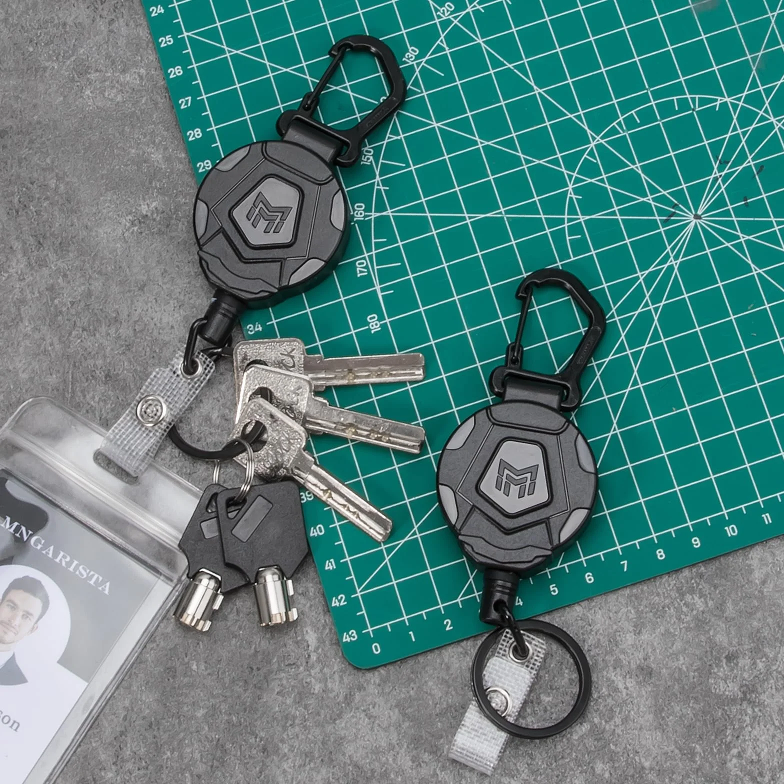 Lot de 2 porte-clés rétractables avec cordon en acier 31 pouces, porte-badge mousqueton robuste