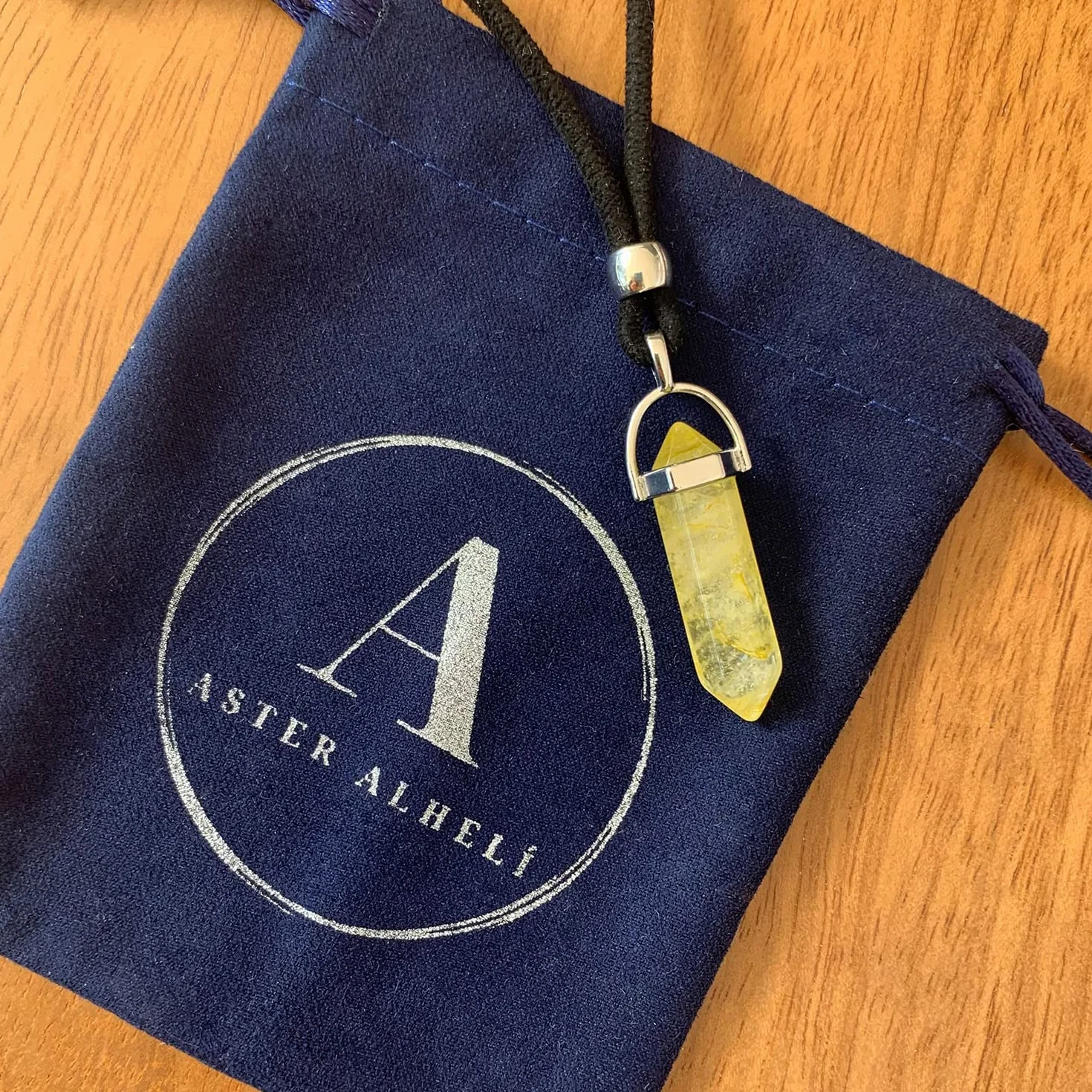 ASTER ALHELÍ Pendentif Homme et Femme avec Pierre Naturelle – Collier Sautoir Artisanal Fait Main, Bijou Bohème