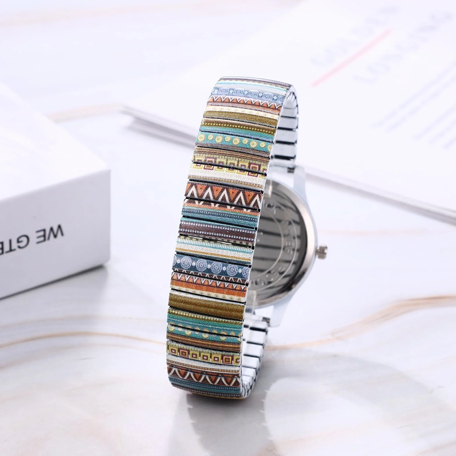 Montre Femme Bohème Extensible Acier Inoxydable Bracelet Élastique Fantaisie Grand Chiffres Arabes