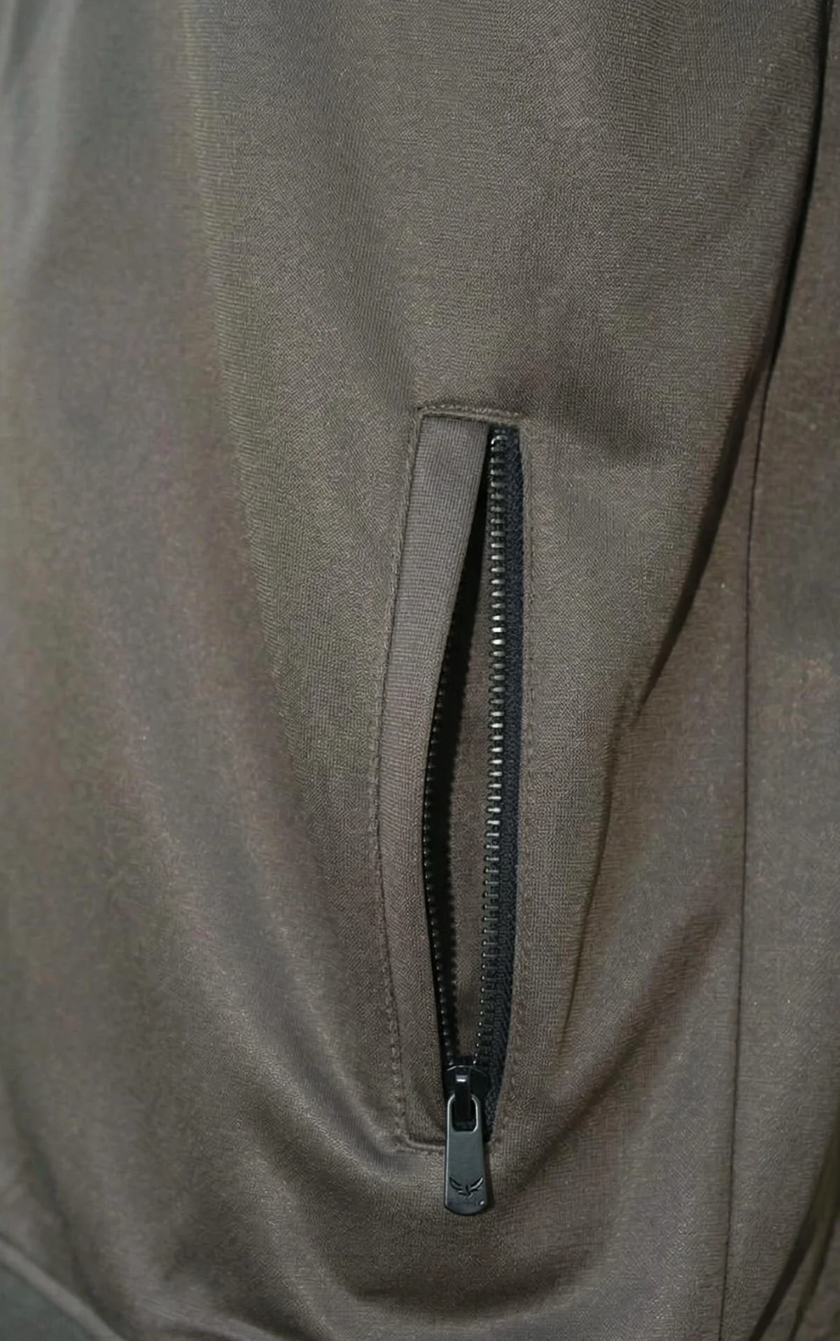 ROCK-IT Apparel Veste de Survêtement Homme Premium – Veste de Sport Rétro avec Poches Zippées, Intérieur Doux et Gratté, Coupe Regular Fit (S-3XL)