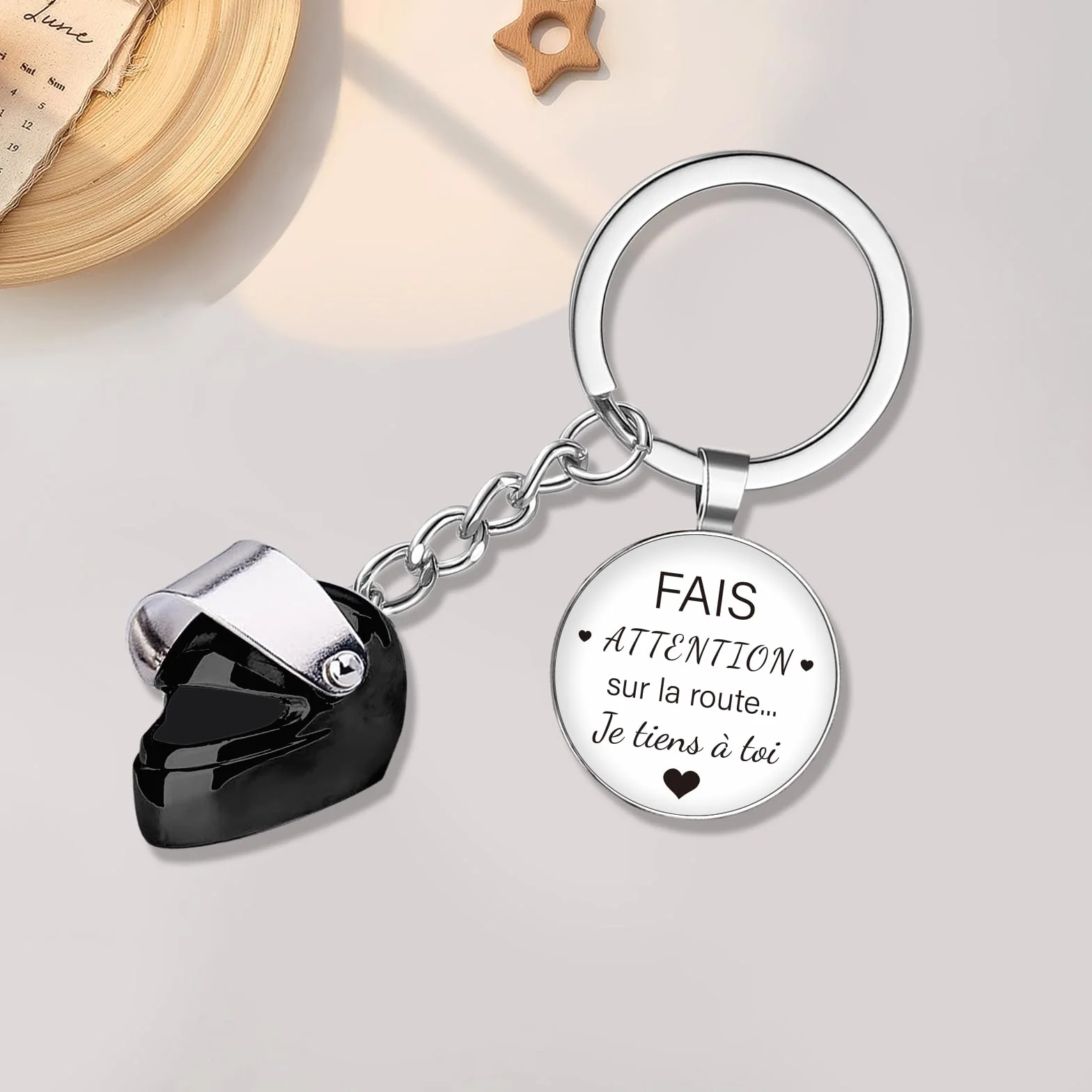 Porte-clés Voiture Moto Casque Pendentif Personnalisé Fais attention sur la route Cadeau Homme Femme