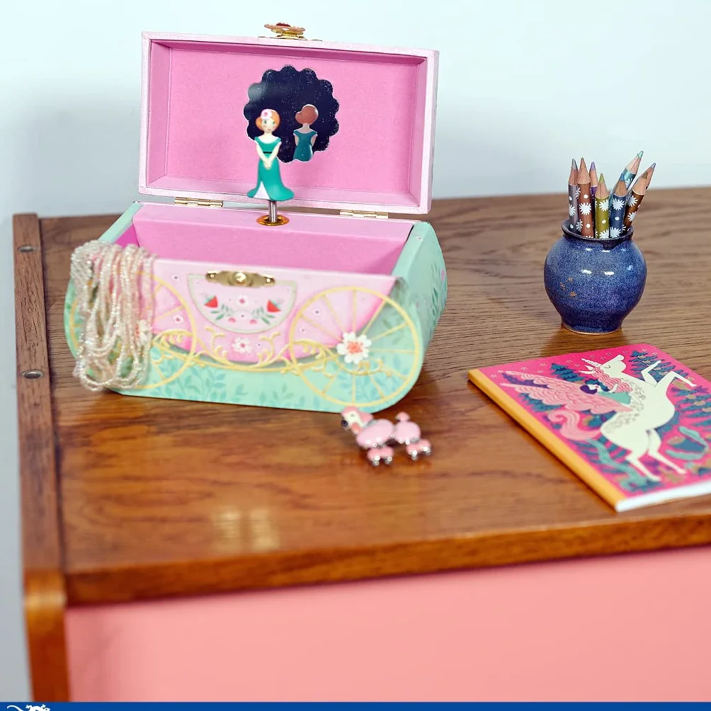 DJECO Boîte à Musique Balade en Carrosse - Rangement Bijoux Élégant - Mélodie Harmonieuse - Papier et Velours, Miroir