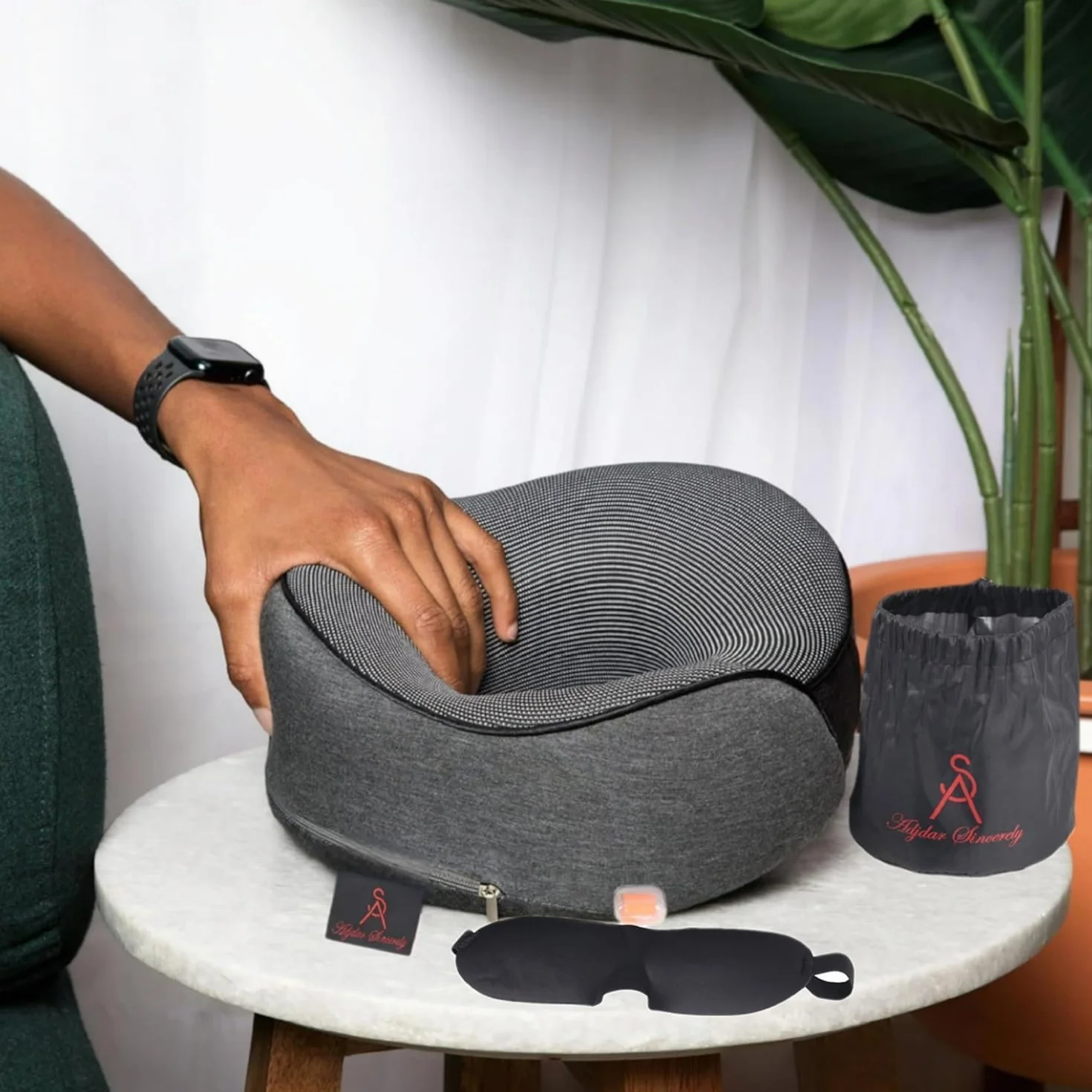 Kit Voyage 2 Personnes Gris 2 Coussins Mémoire de Forme 2 Masques Sommeil 2 Bouchons Anti-Bruit Oreiller Cervical Confort Avion Train