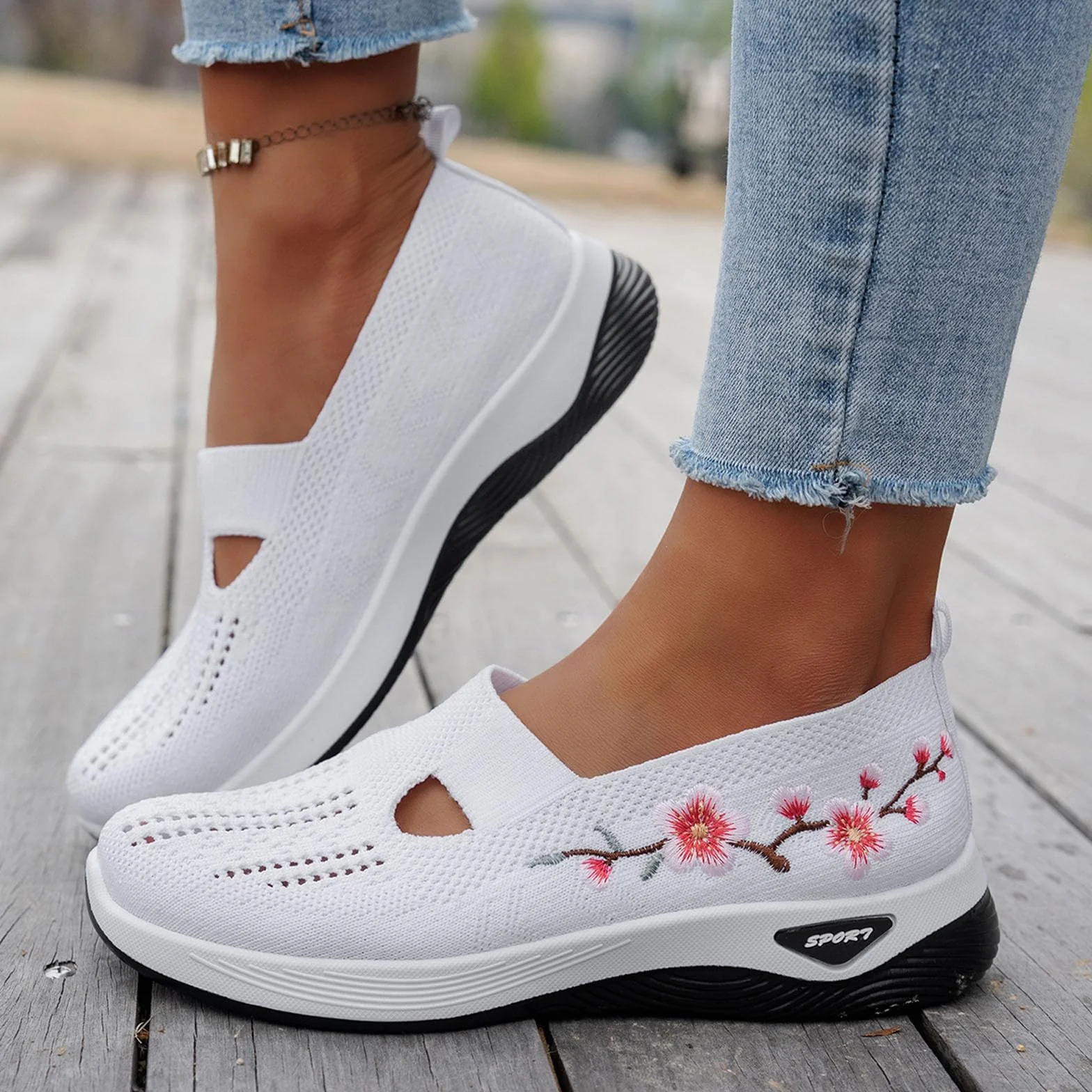 Chaussure Orthopédique Femme Broderie Larges Confort Basket Chaussures de Marche Plateforme Légères Amortissement Accru