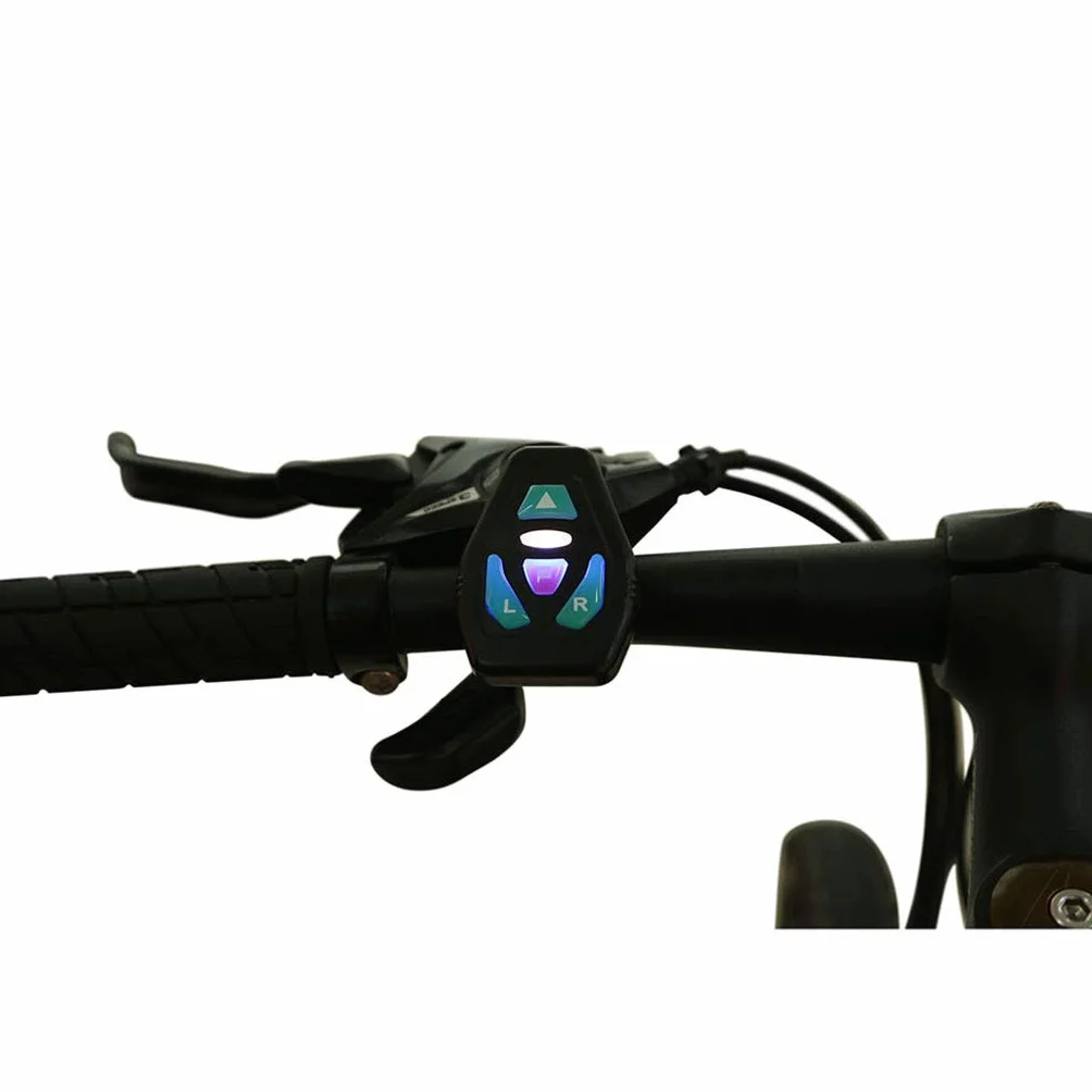 Gilet de Cyclisme LED Réfléchissant Clignotant avec Indicateur de Direction Rechargeable USB Avertissement Nuit
