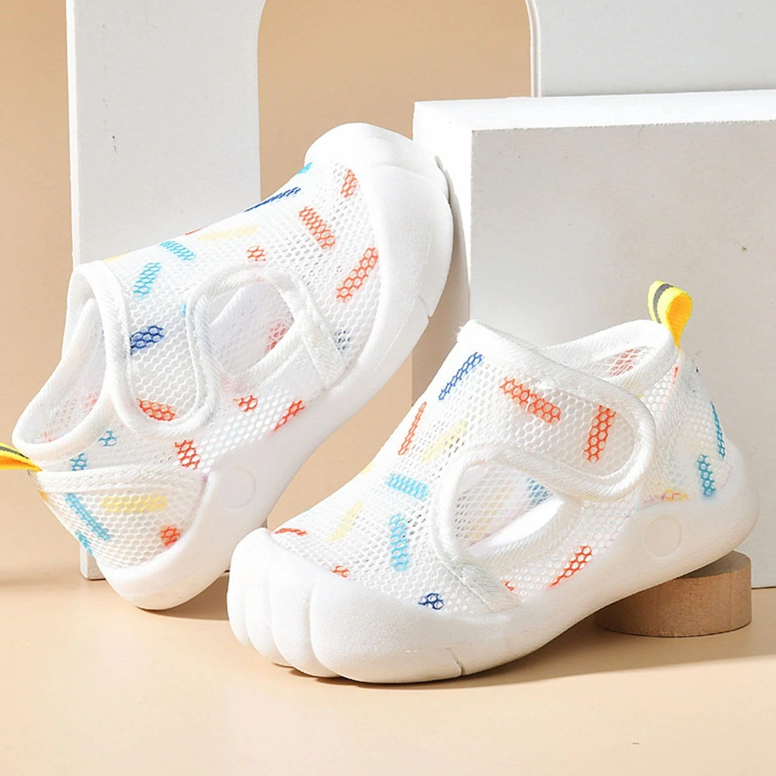Sandales bébé fille garçon été semelle plate non slip bout semi-ouvert respirantes souples