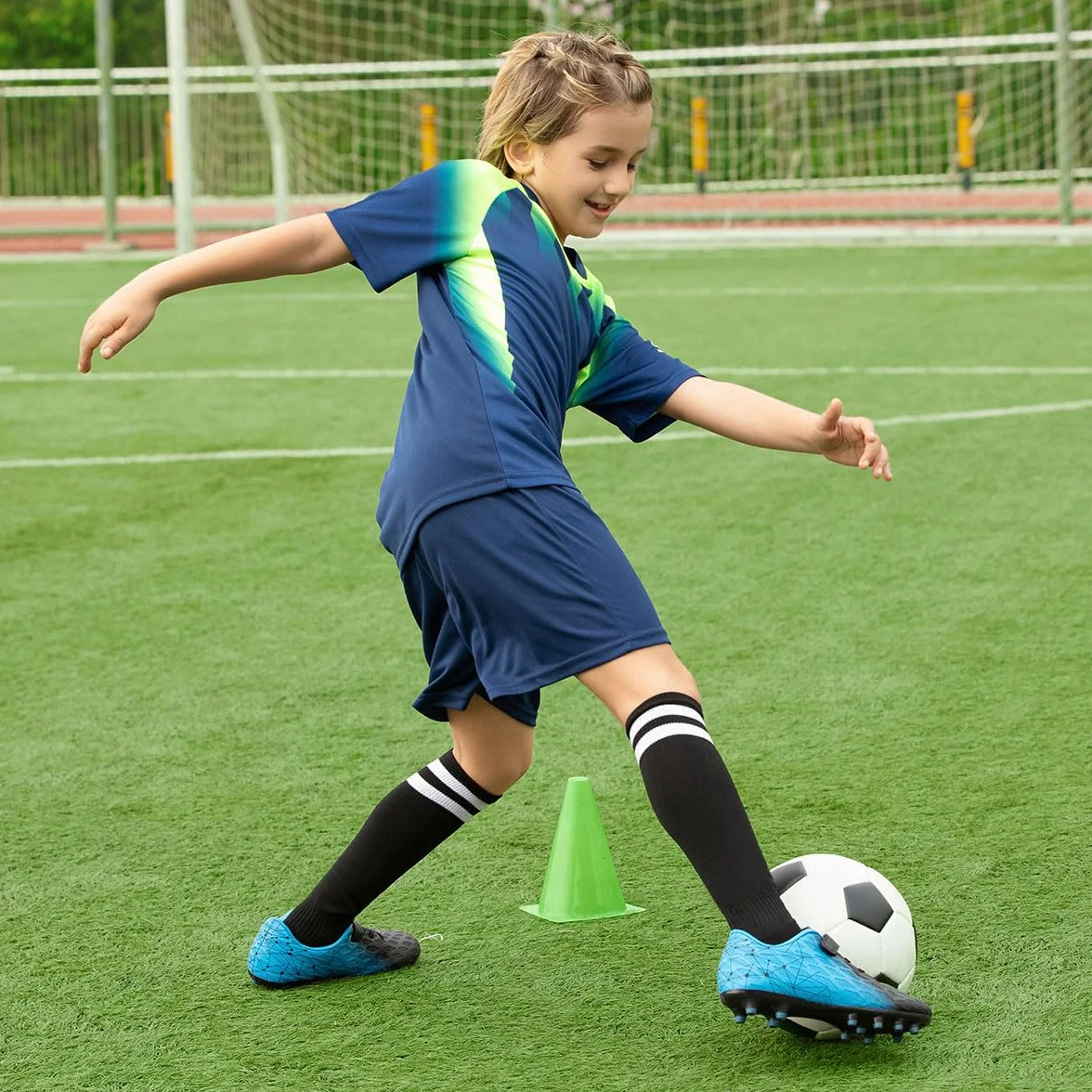 JABASIC Chaussures de Football à Crampons Sol Ferme Enfants Garçons Filles