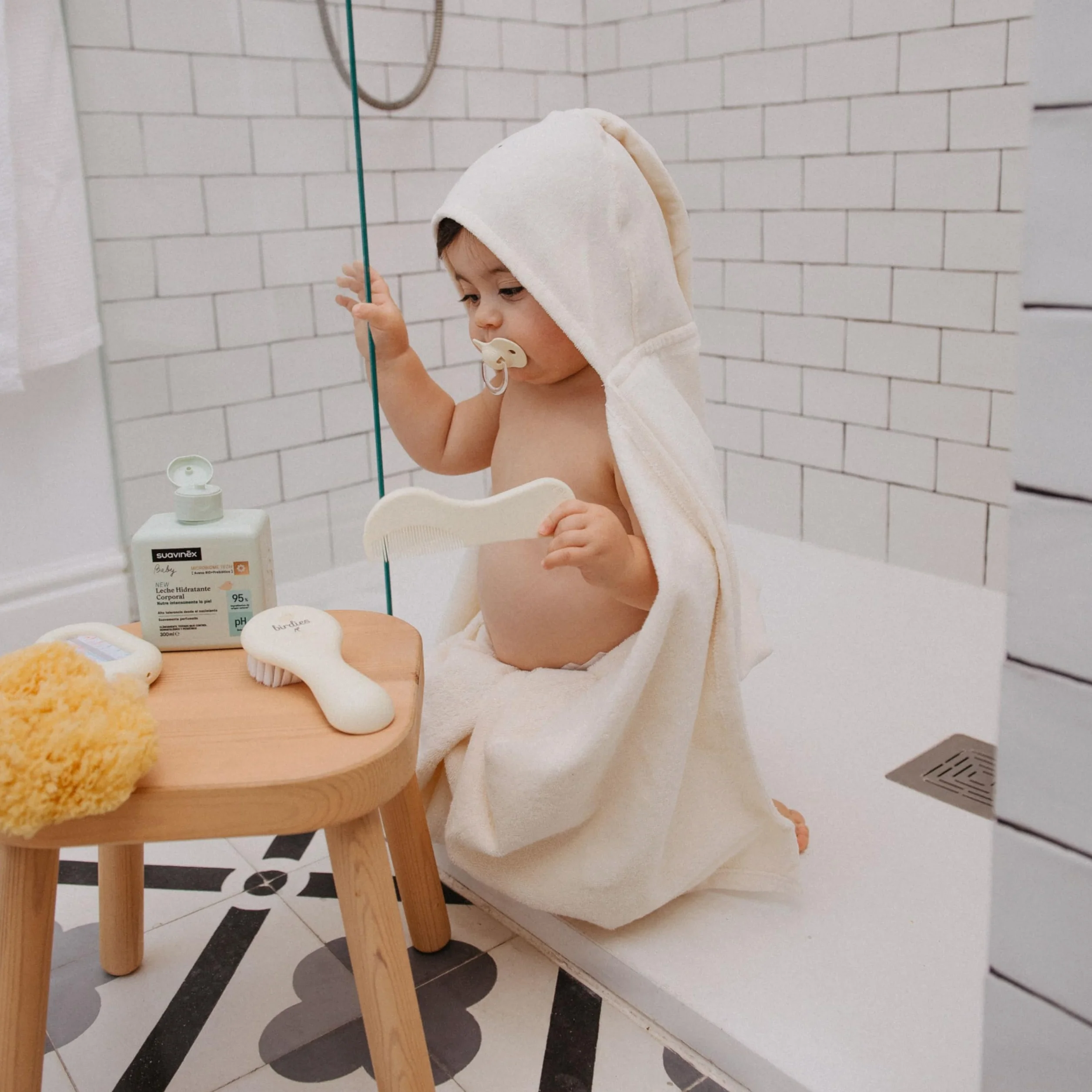 Suavinex Thermomètre de Bain pour Bébé, Sans Mercure, Sans Piles, Précis, Flotte, Échelle de Couleur, ºC/ºF, Vert