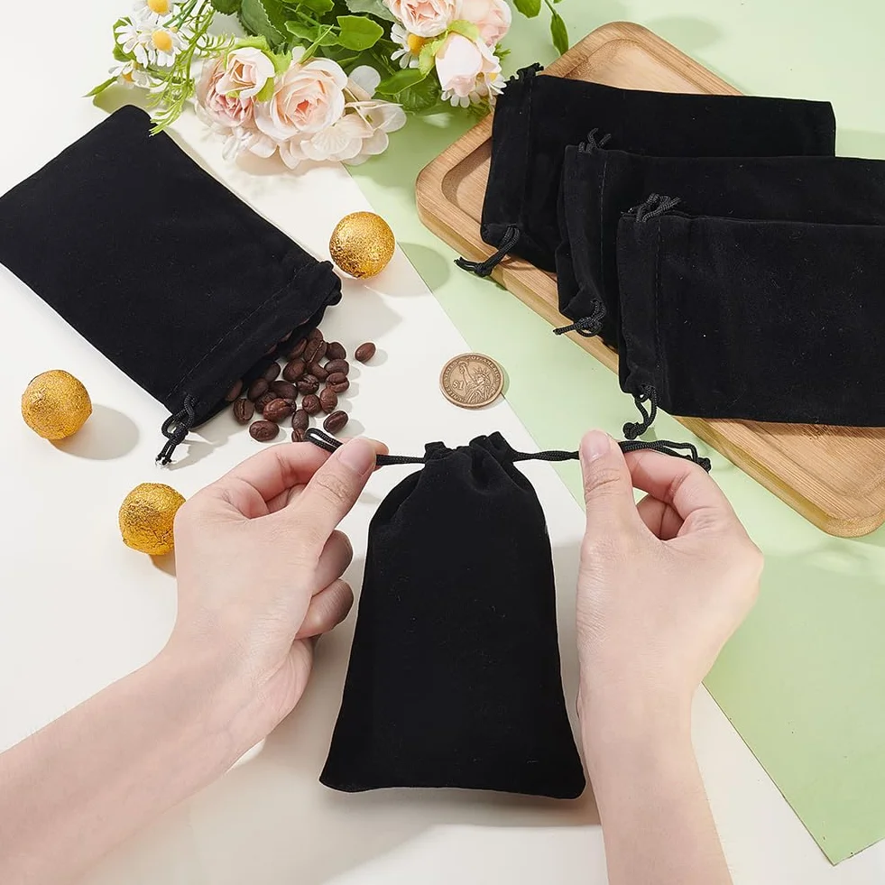 NBEADS Velvet Bags 10x15cm Noir Velvet Pochettes Sacs de Bonbons de Noël Faveur pour Bijoux