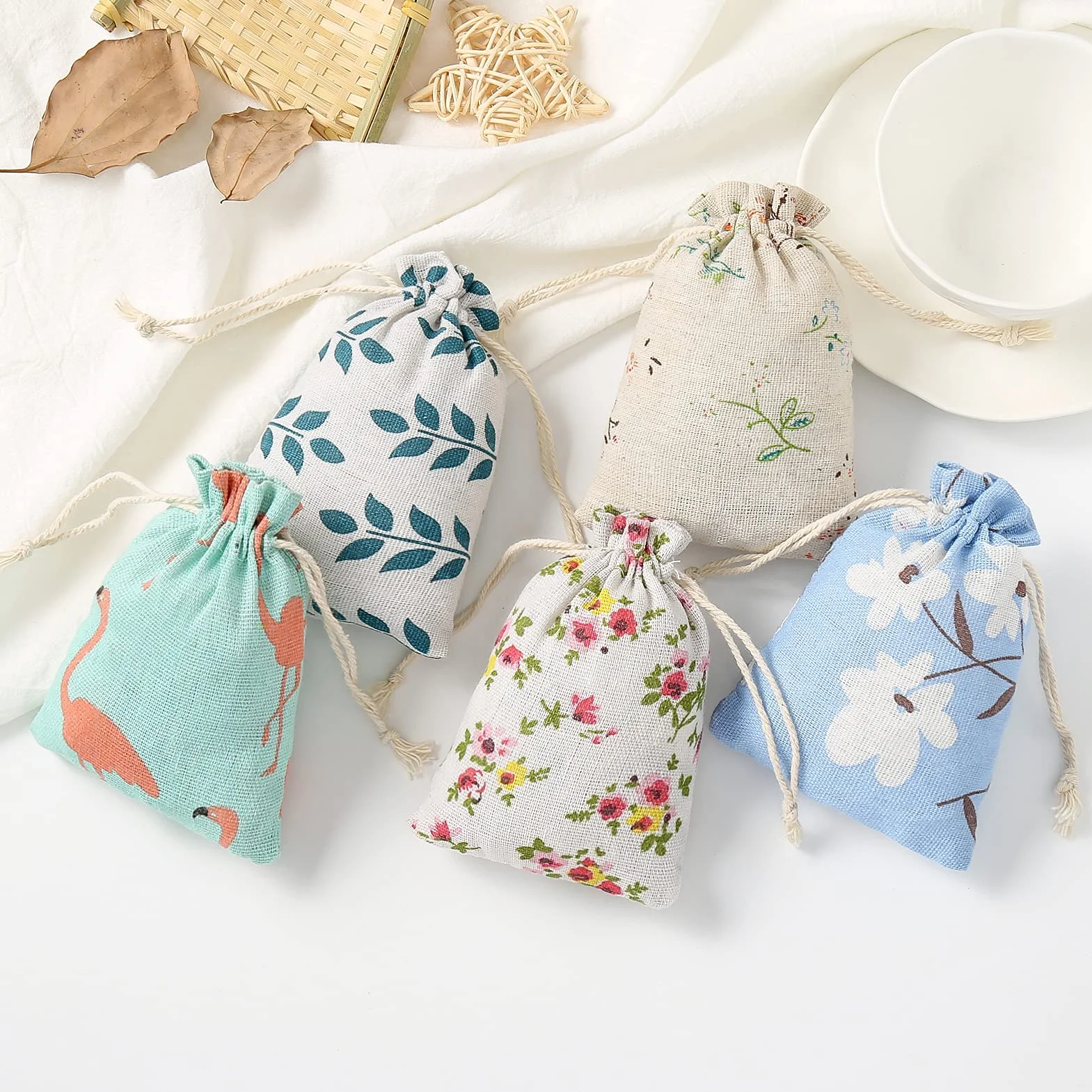 DAHI 25pcs Pochon Coton avec Cordon 10 x 14 cm Sacs Cadeau en Lin Chanvre Jute pour Bijoux