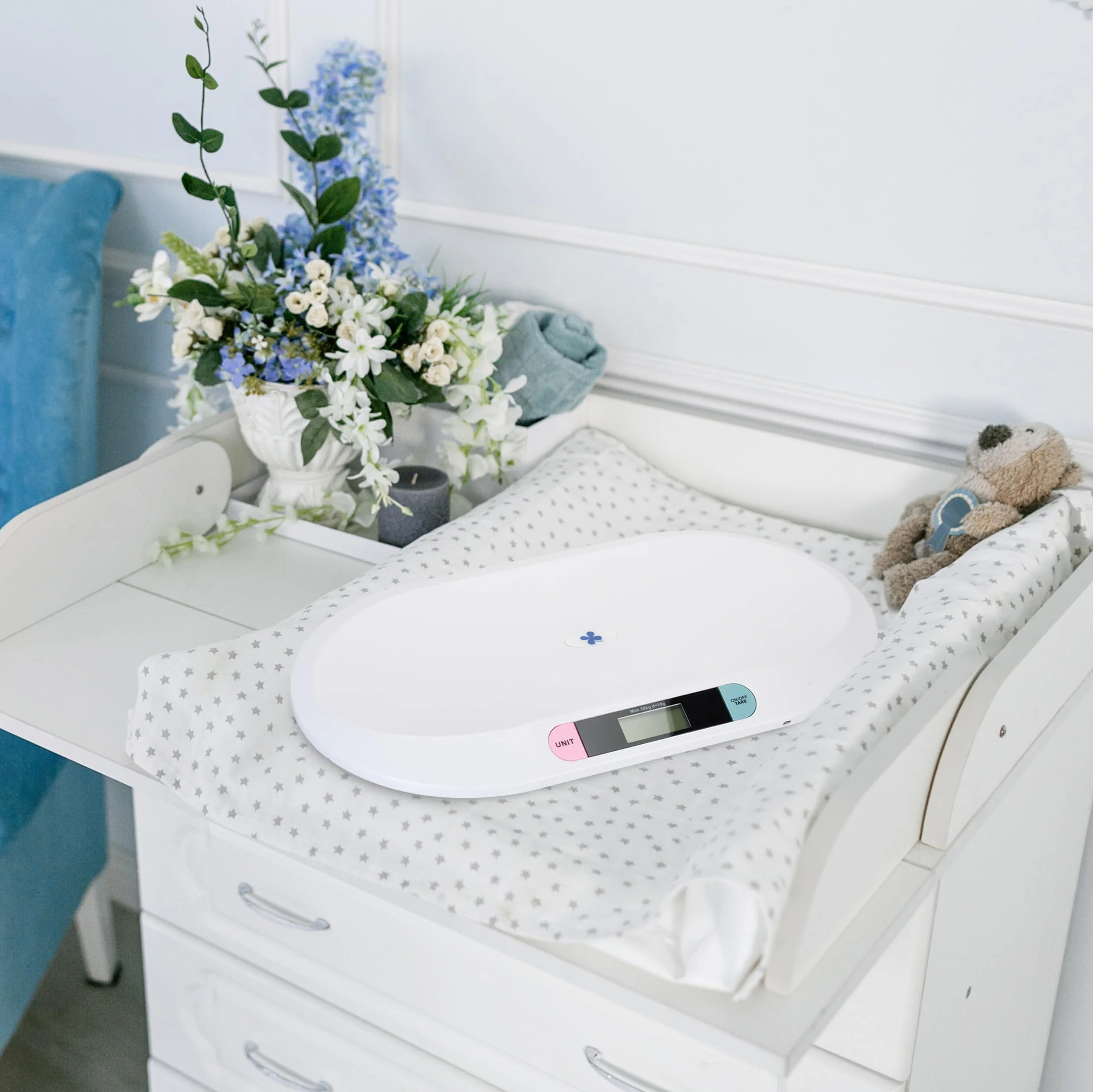 Balance bébés Digitale Relaxdays, Peser Nourrissons Jusqu’à 20 kg, Piles et câble USB Inclus, Blanc