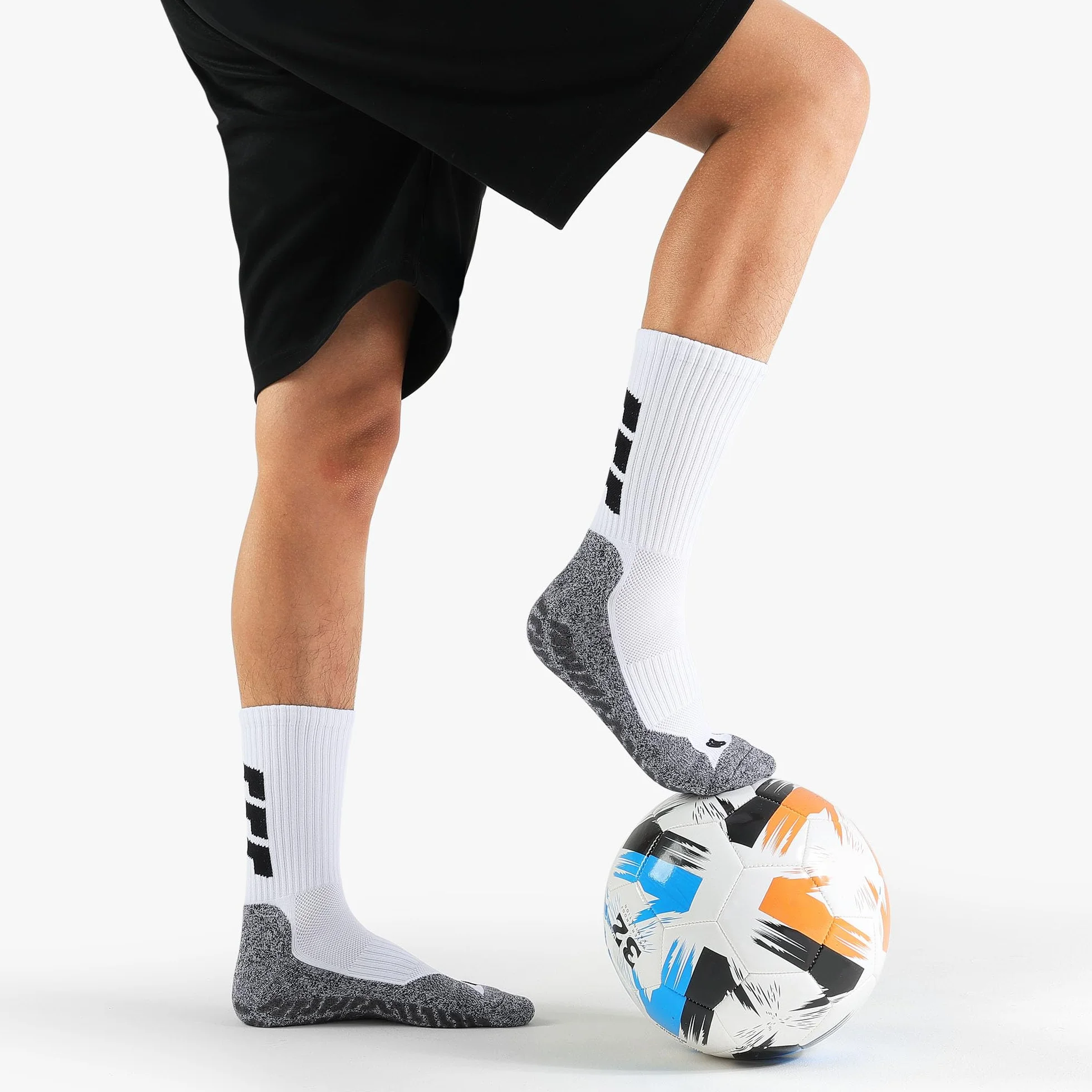 CLOSEMATE Chaussettes Antidérapantes Homme Femme Sport Football Randonnée 35-38 39-42 43-46 Blanc Noir 3 Paires