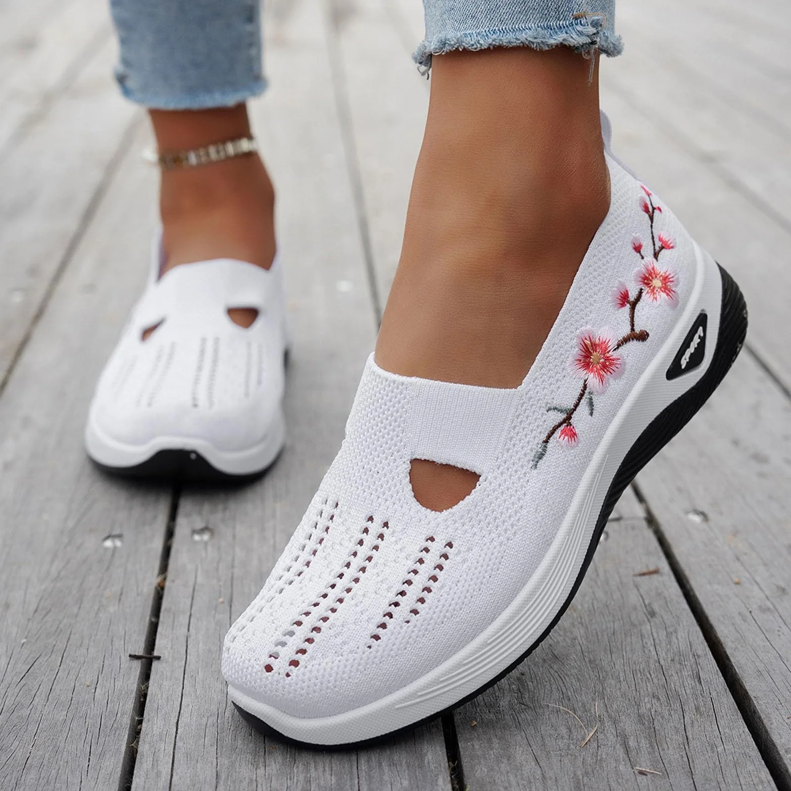 Chaussure Orthopédique Femme Broderie Larges Confort Basket Chaussures de Marche Plateforme Légères Amortissement Accru