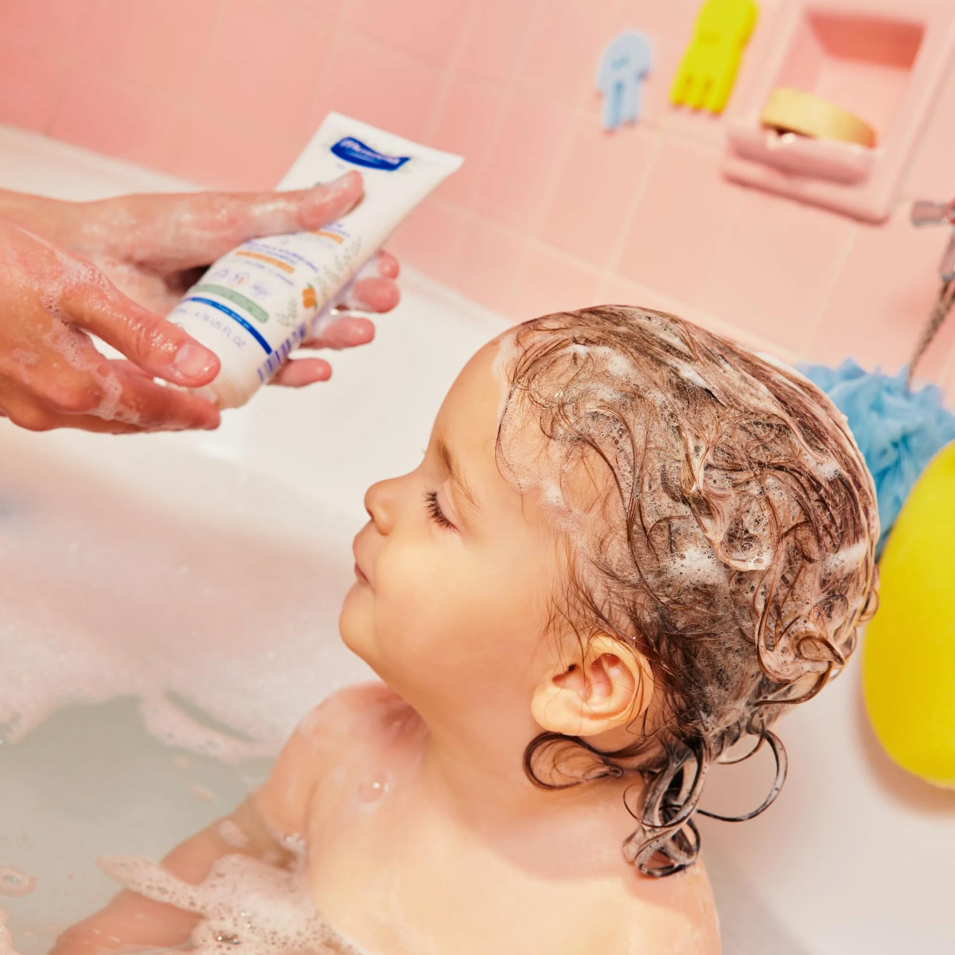 Mustela Shampoing Crème Démêlant Enfant Nourrissant Cheveux Bouclés Longs Ondulés Beurre de Karité Bio Huile d'Avocat