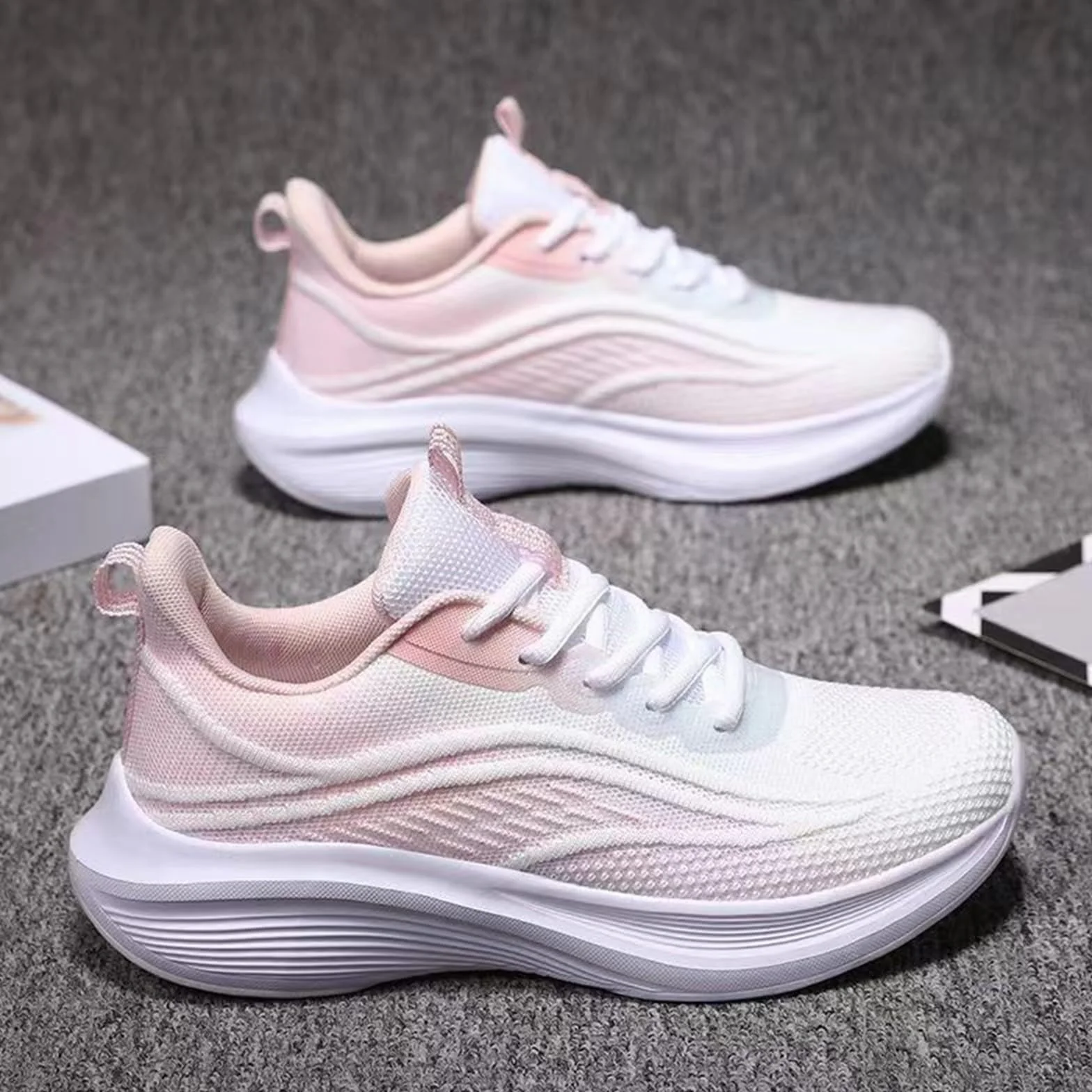 Baskets Blanches Femmes Chaussures de Sport Respirantes Légères Confortables Course Automne