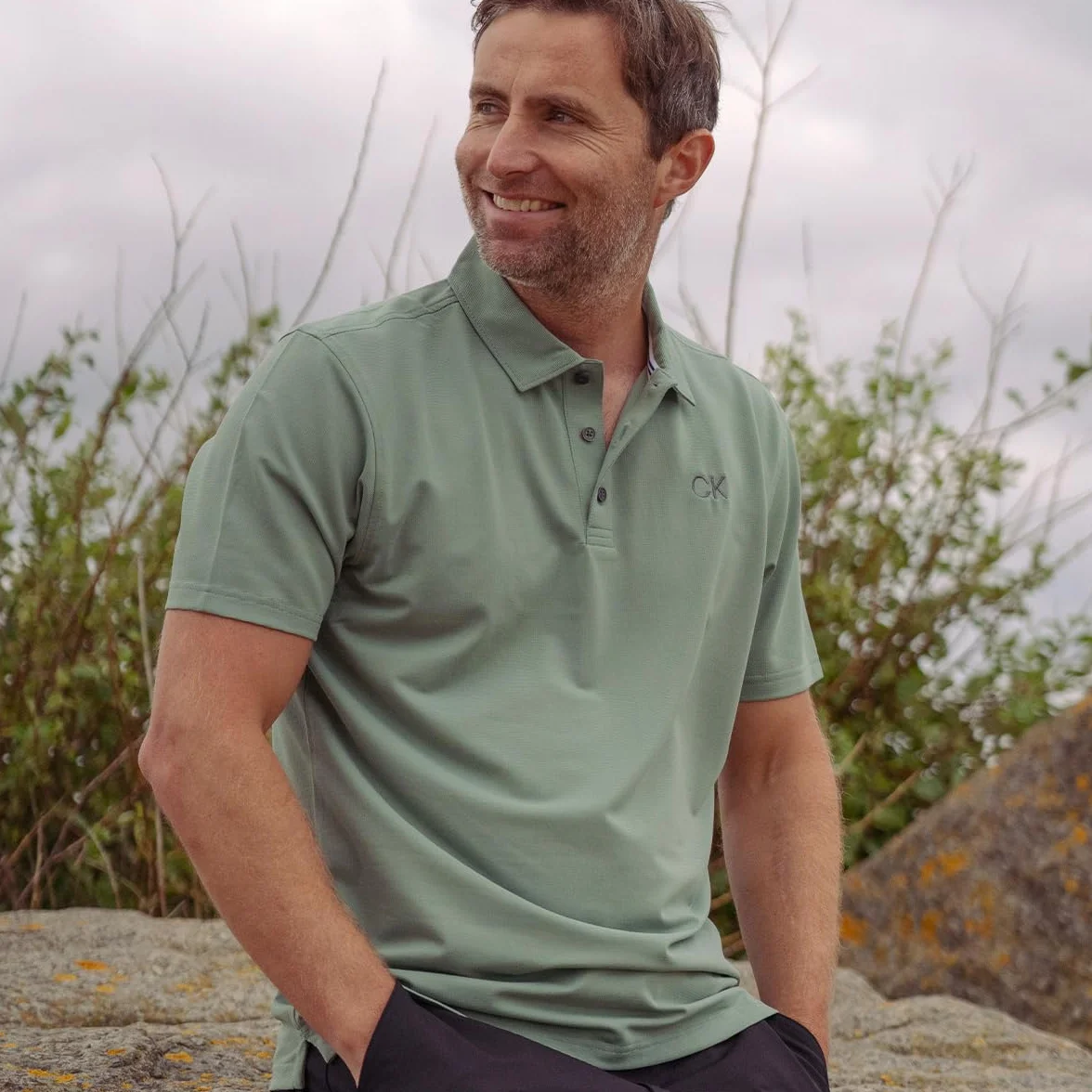 Calvin Klein Hommes Central Eco Polo de Golf légère évacuant l'humidité