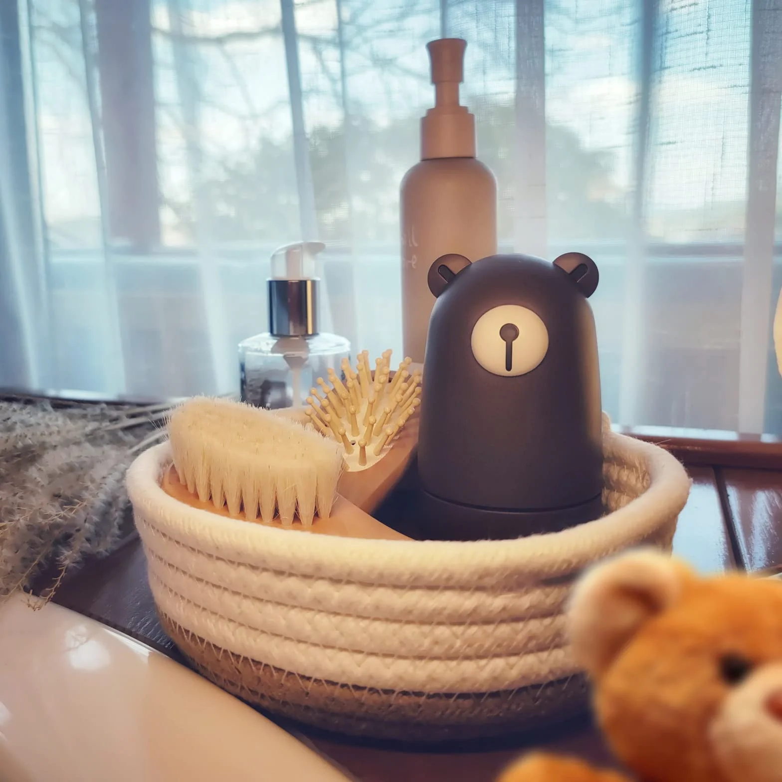Ensemble de toilettage 6 en 1 pour bébé, brosse et peigne en bois naturel, ciseaux à ongles, lime et pince à épiler