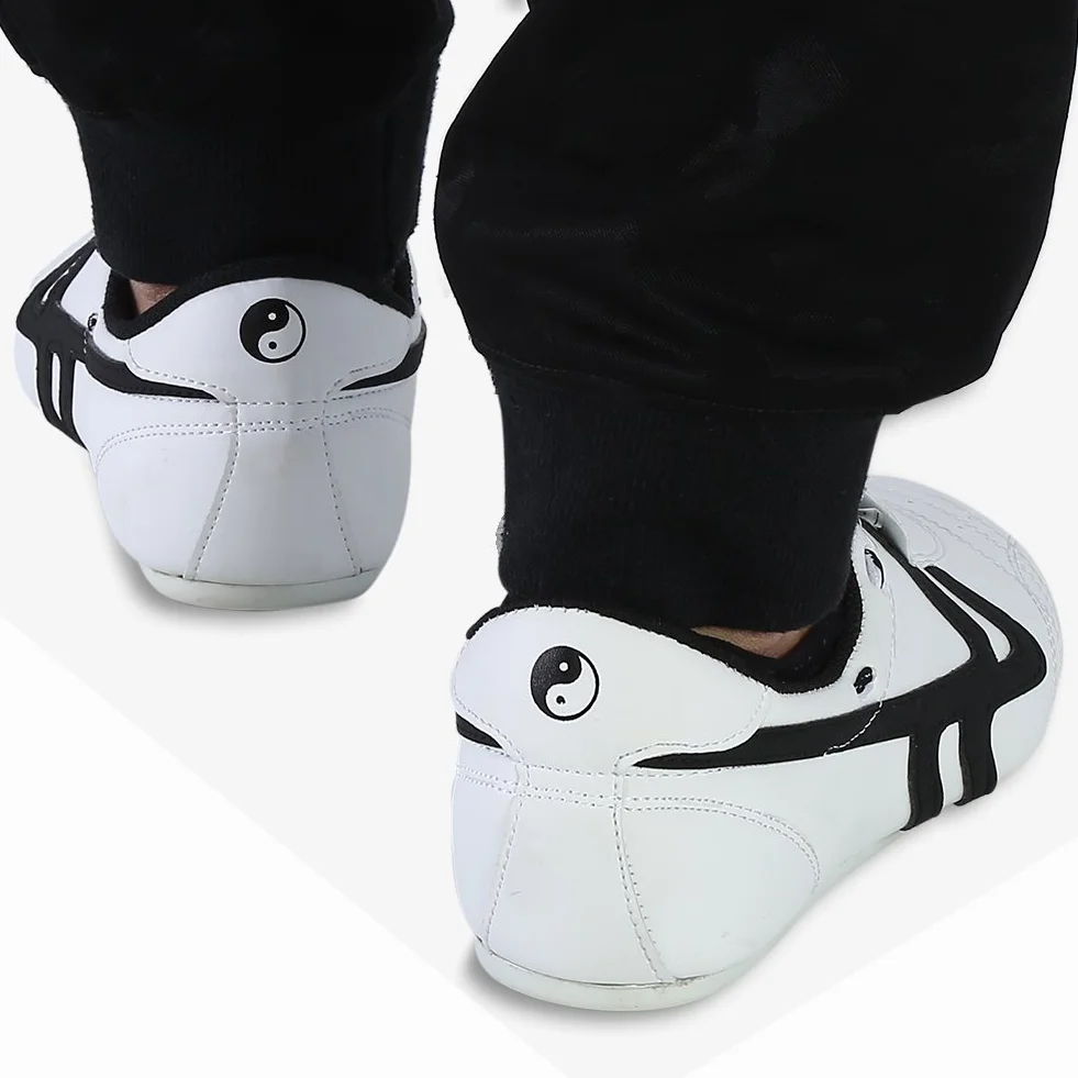 Alomejor Chaussures de Sport Arts Martiaux - Sneakers Taekwondo Boxe Karaté Kung-fu Tai-chi Respirant Confortable Taille 42