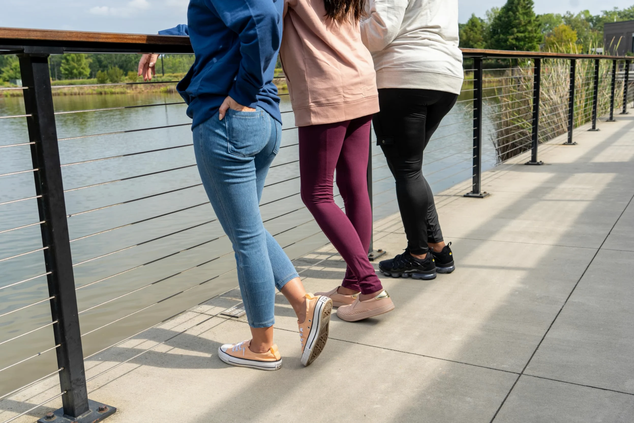No Nonsense Classic Denim Capri Leggings with Pockets - Pantalons de Leggings - Legging Classique en Jean avec Poches. - Femme