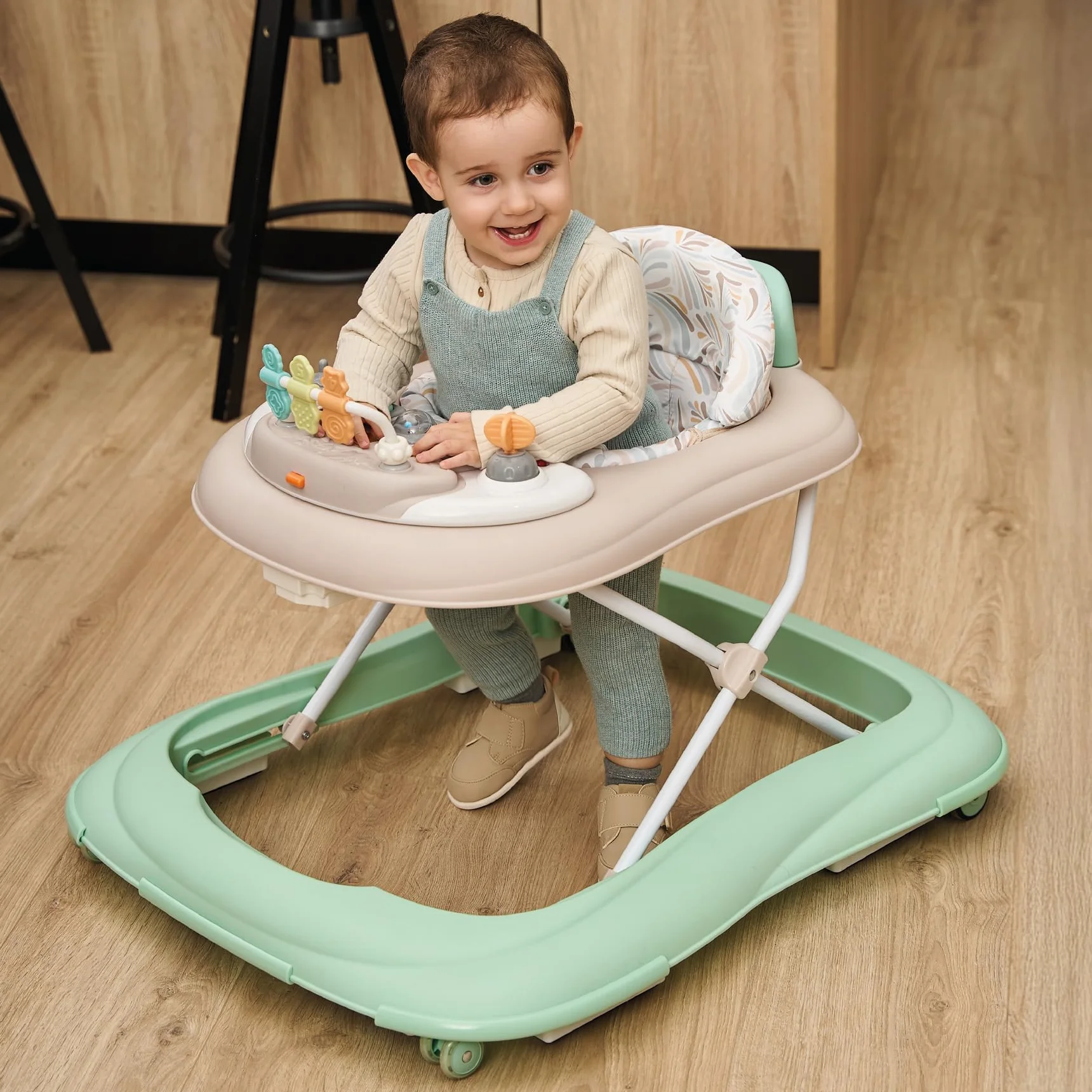 Trotteur BASIC PLUS pour bébé avec plateau de jeux interactif, sons, roues silicone, 3 hauteurs