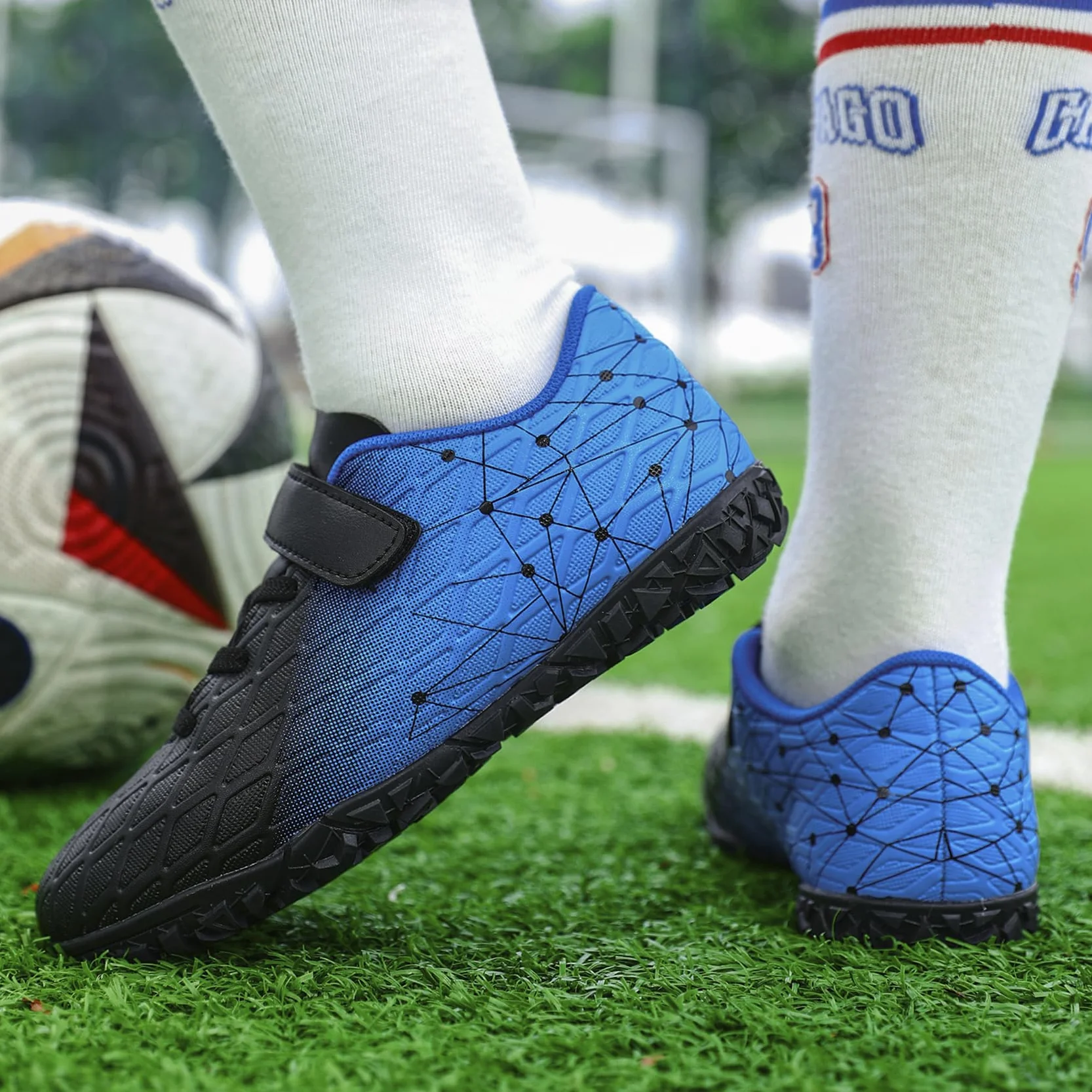 Chaussures de Football Garçon Fille Futsal Professionnelles Crampons Antidérapants Entraînement Enfant Sport