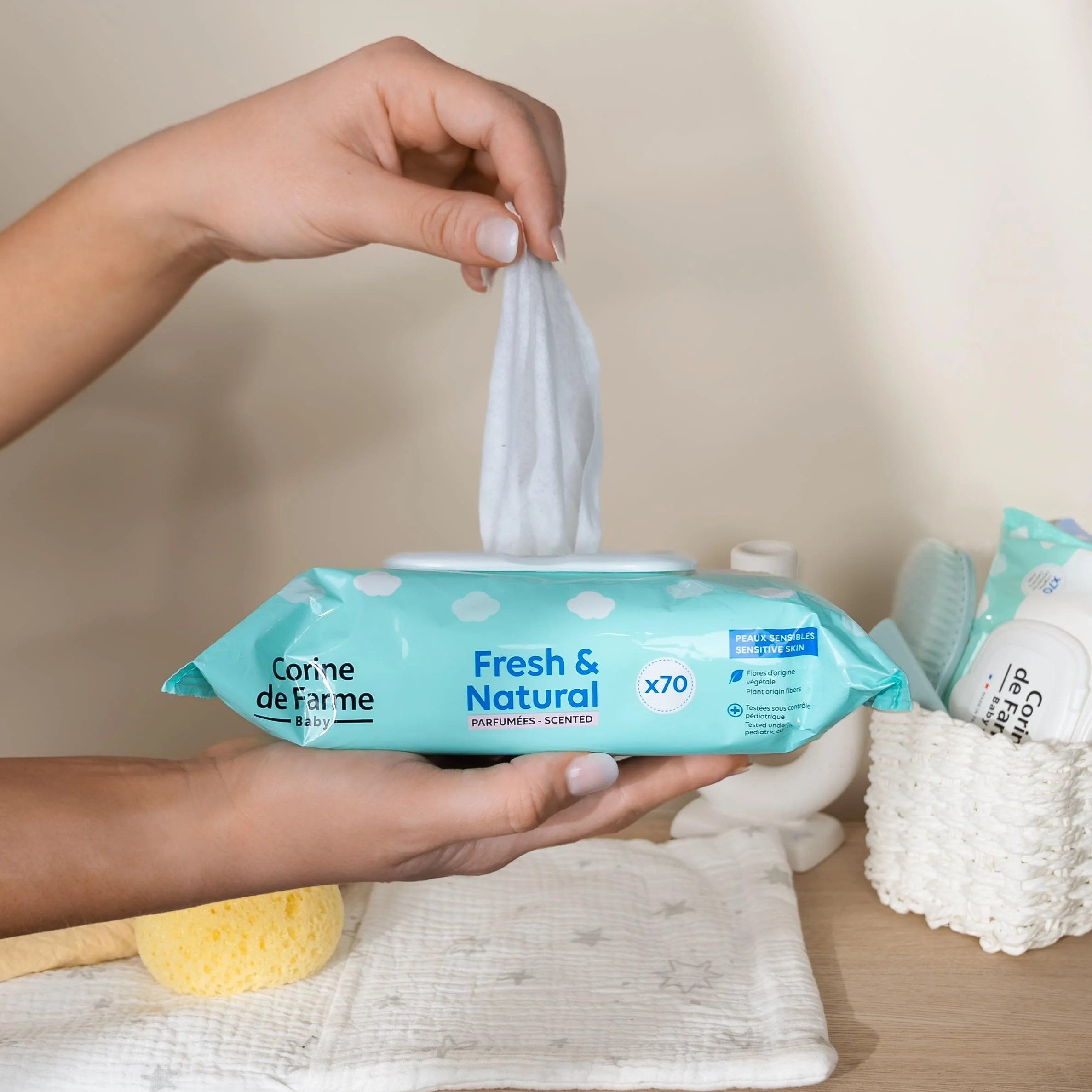 Corine de Farme Lingettes Bébé Nettoyantes Change Fresh & Natural x70, 97% d'Origine Naturelle, Capot Refermable