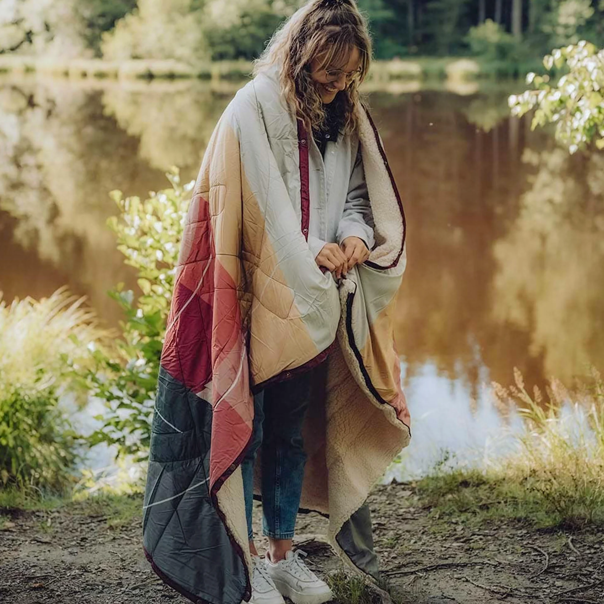 VOITED x BUSBOXX CloudTouch® Red Stripe Couverture de camping 4 en 1 imperméable