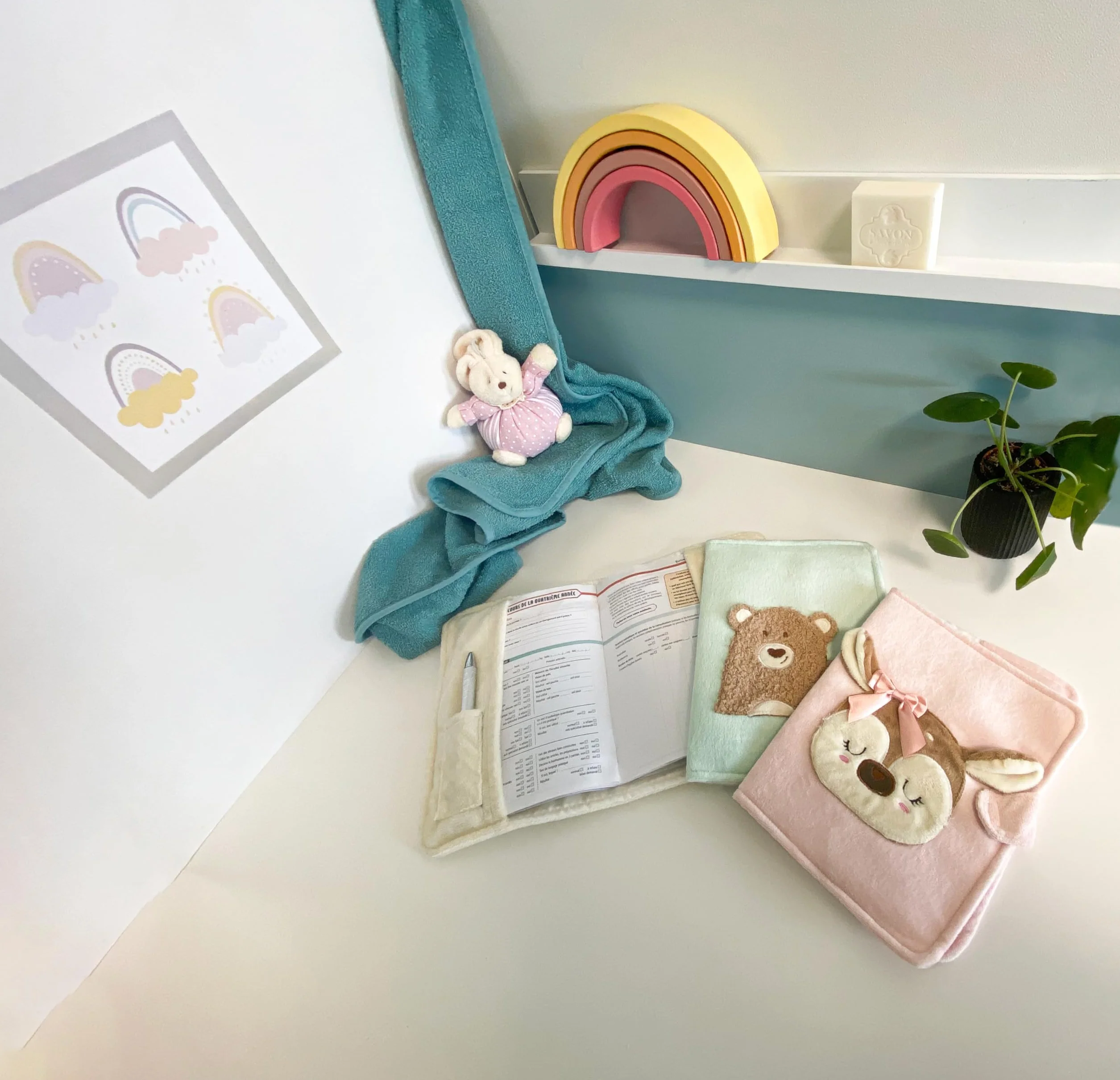 Protège Carnet de Santé Bébé Lion - Housse Douce Lavable en Machine avec Fermeture Scratch