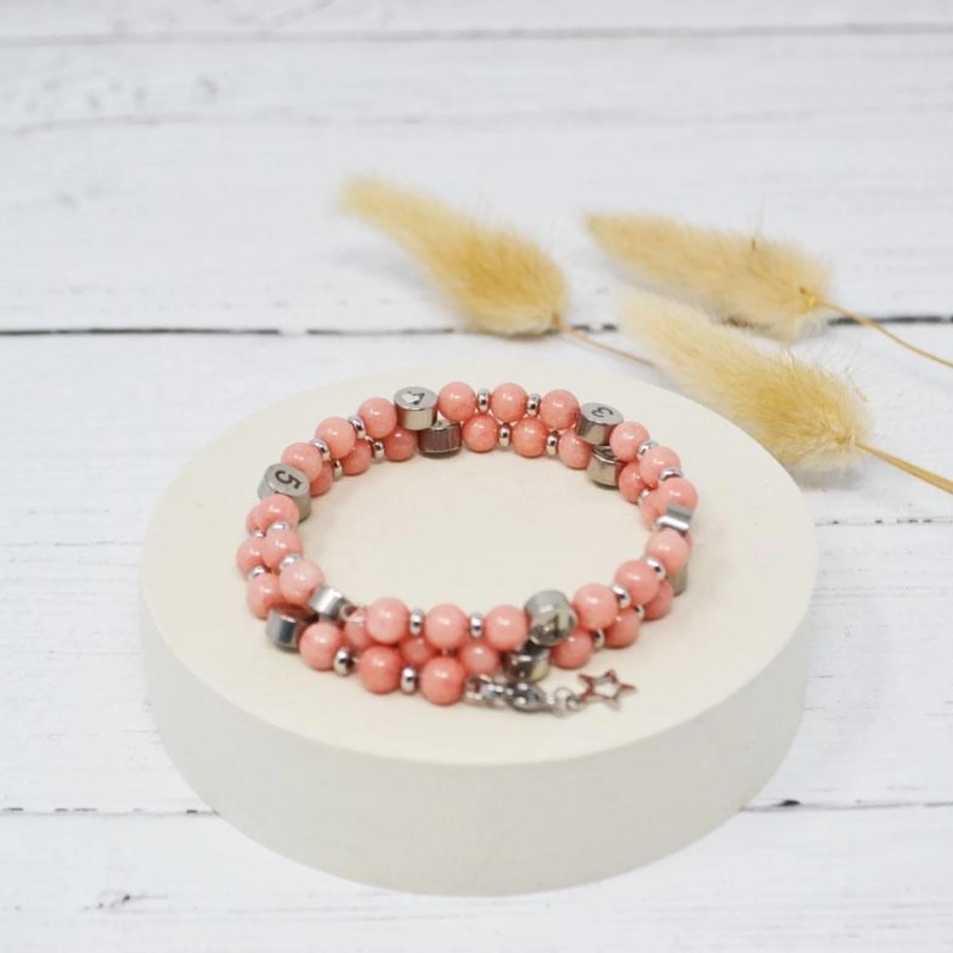Bracelet d'Allaitement en Quartz Rose avec Suivi Précis Heures Tétées - Ajustable
