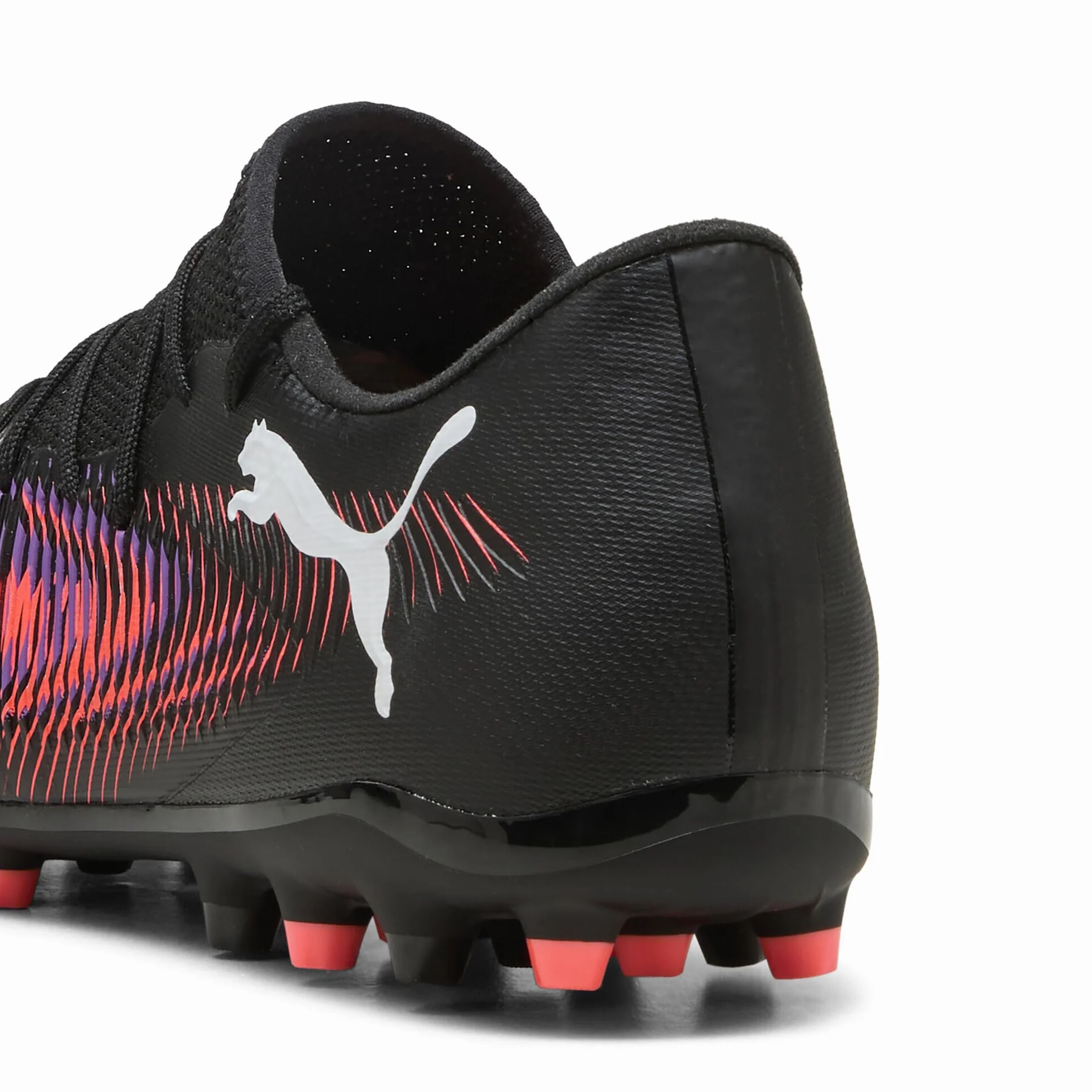 PUMA Future 8 Match MG Chaussures de Football Basses Unisexe
