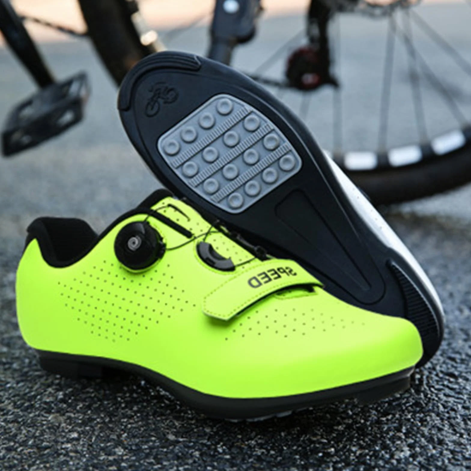 Chaussures de Cyclisme Hixingo pour Hommes Femmes Route Montagne Respirantes Semelle Dure sans Verrouillage