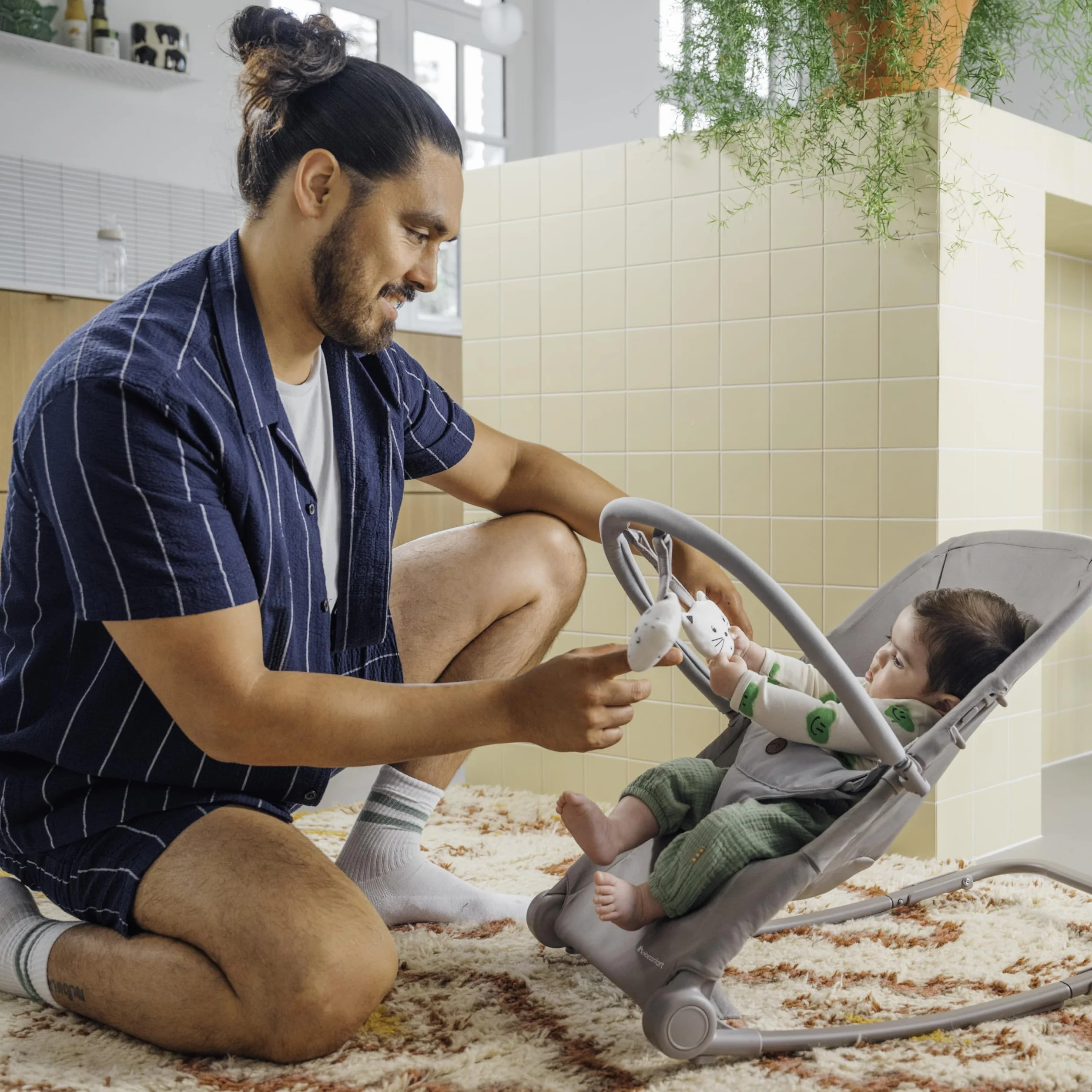Bebeconfort Aster transat bébé pliable ultra compact 0–2 ans 2,7 kg Tinted Graphite