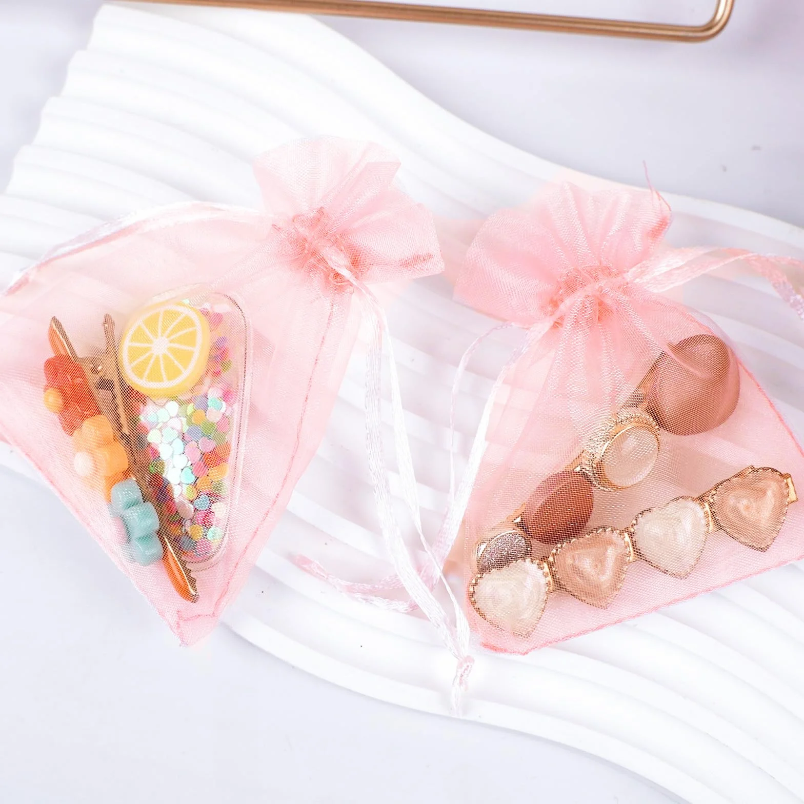 Lot de 50 sachets en organza rose bébé 7 x 9 cm avec cordon de serrage transparent pour bijoux cadeau mariage