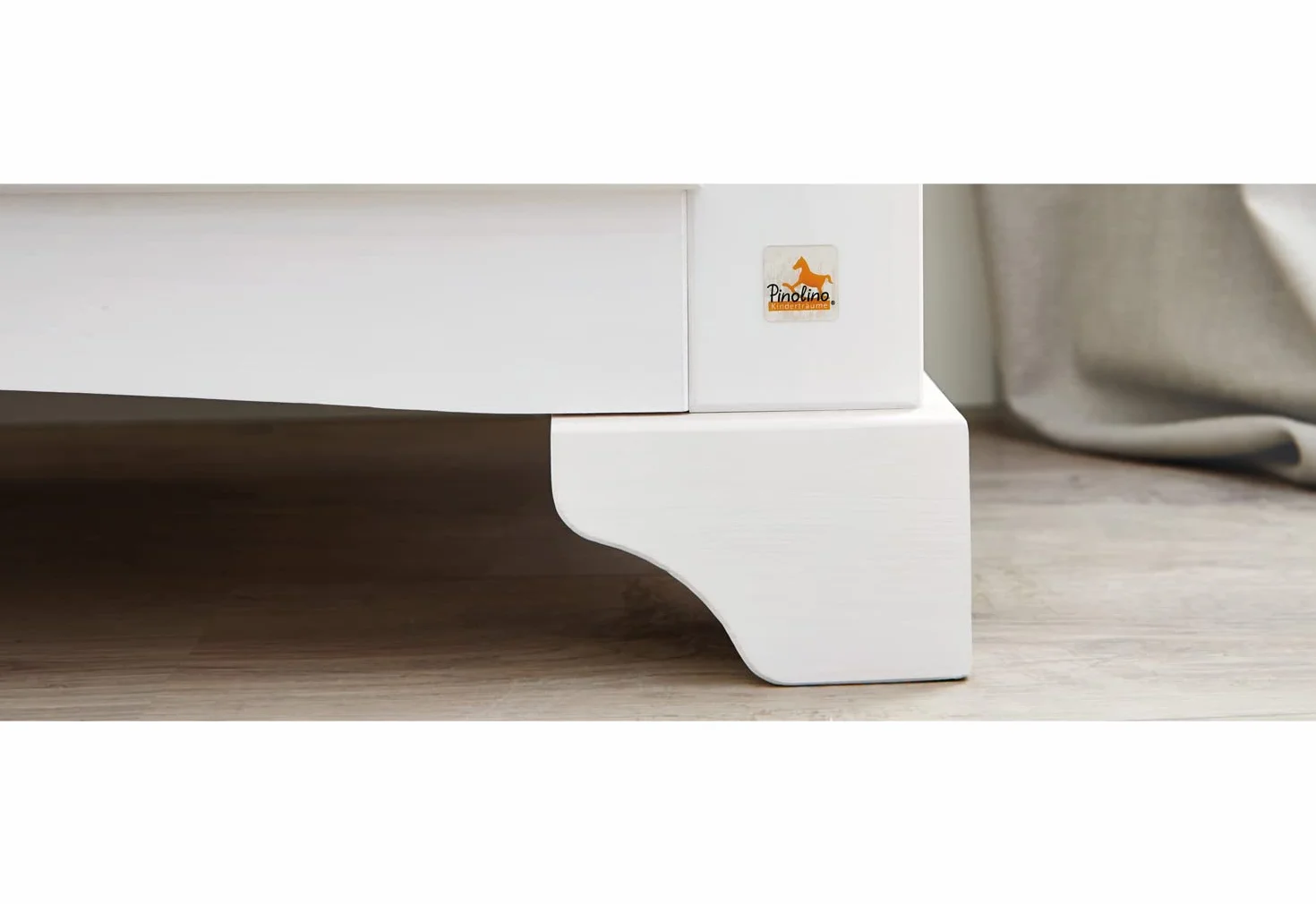 PINOLINO Grande armoire romantique en pin massif 126 x 64 x 190 cm lasuré blanc