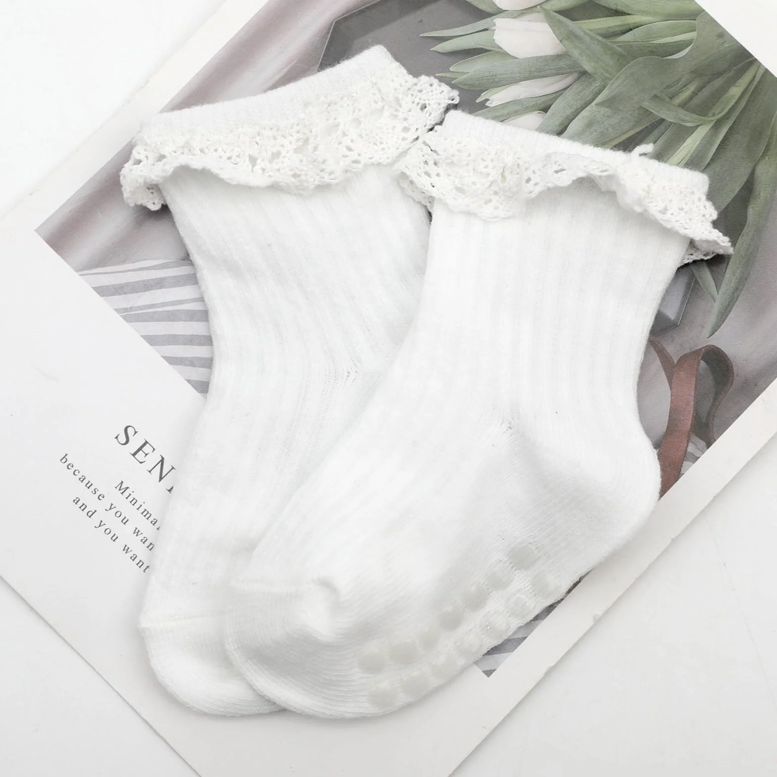 DRESHOW Chaussettes Dentelle Bébé Froufrous Antidérapantes Nouveau-nés Filles