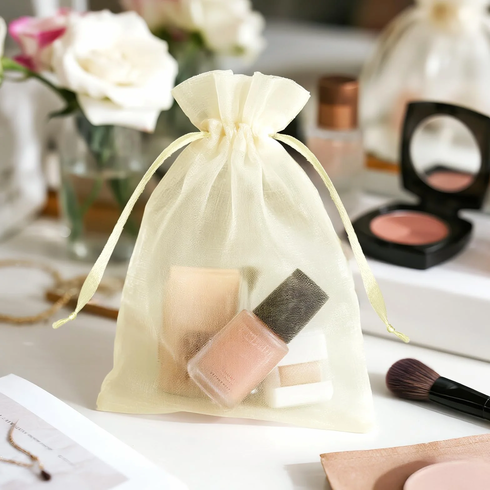 Lot de 50 sacs en organza beige clair 10 x 15 cm avec cordon de serrage pour cadeaux mariage bijoux