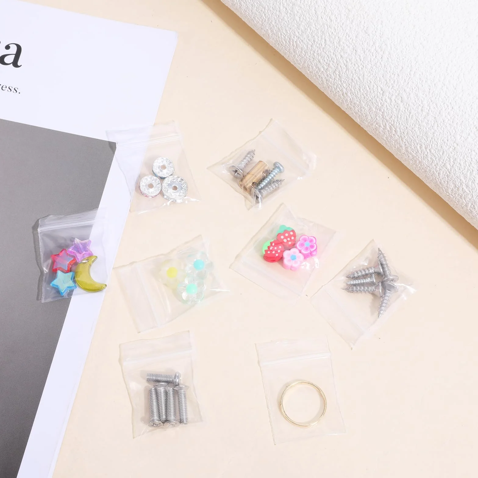Lot de 100 petits sacs en plastique transparents 4 x 3 cm réutilisables pour bagues boucles d'oreilles bonbons