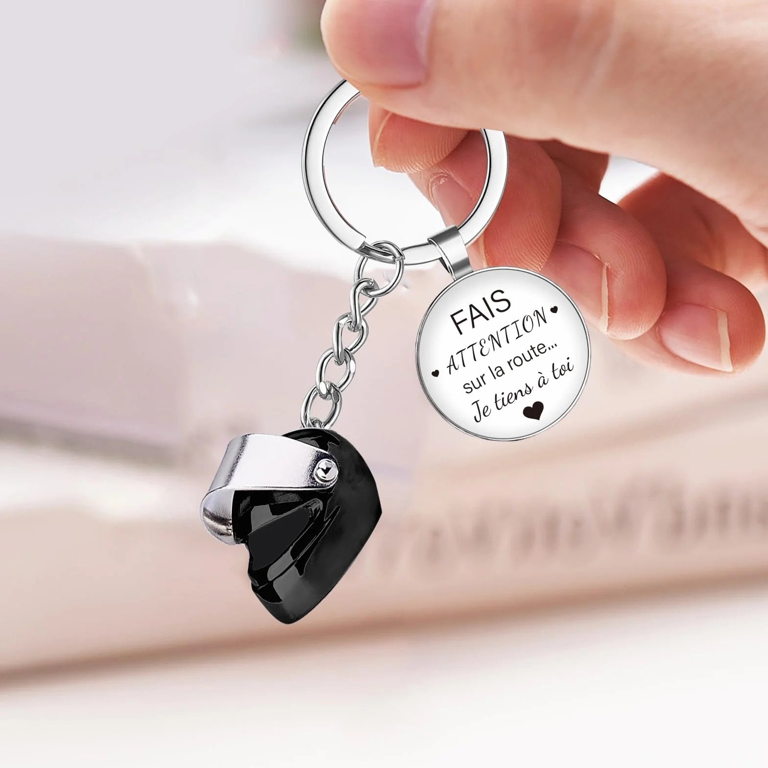 Porte-clés Voiture Moto Casque Pendentif Personnalisé Fais attention sur la route Cadeau Homme Femme