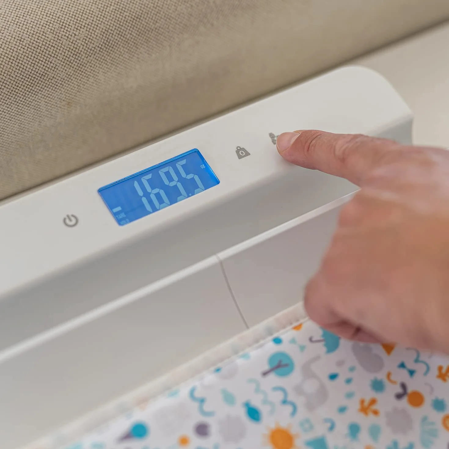 SUAVINEX Balance numérique bébé adulte Bluetooth 1-100 kg plateau amovible blanc