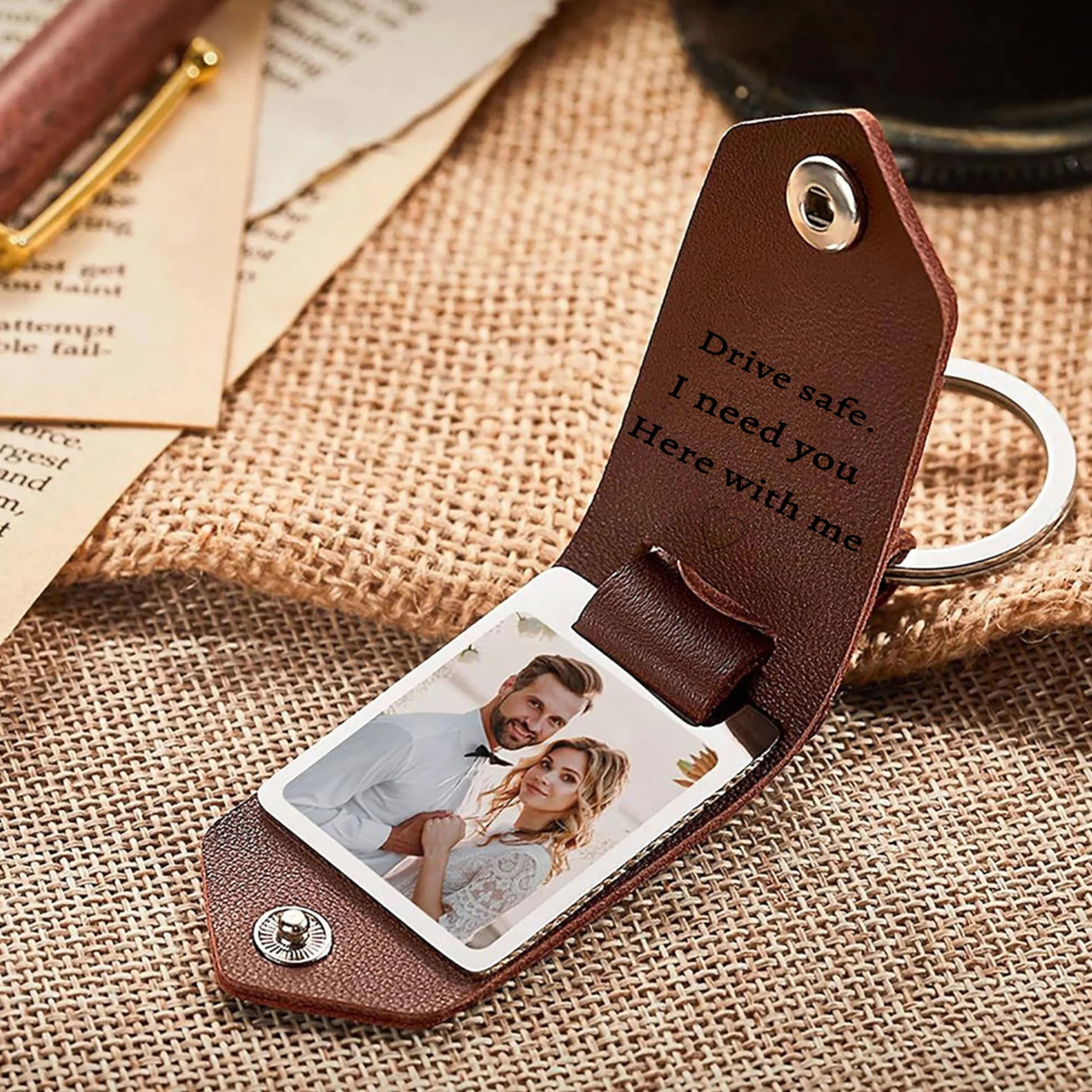 Porte-clés en cuir personnalisé avec photo pour hommes et femmes, cadeaux commémoratifs